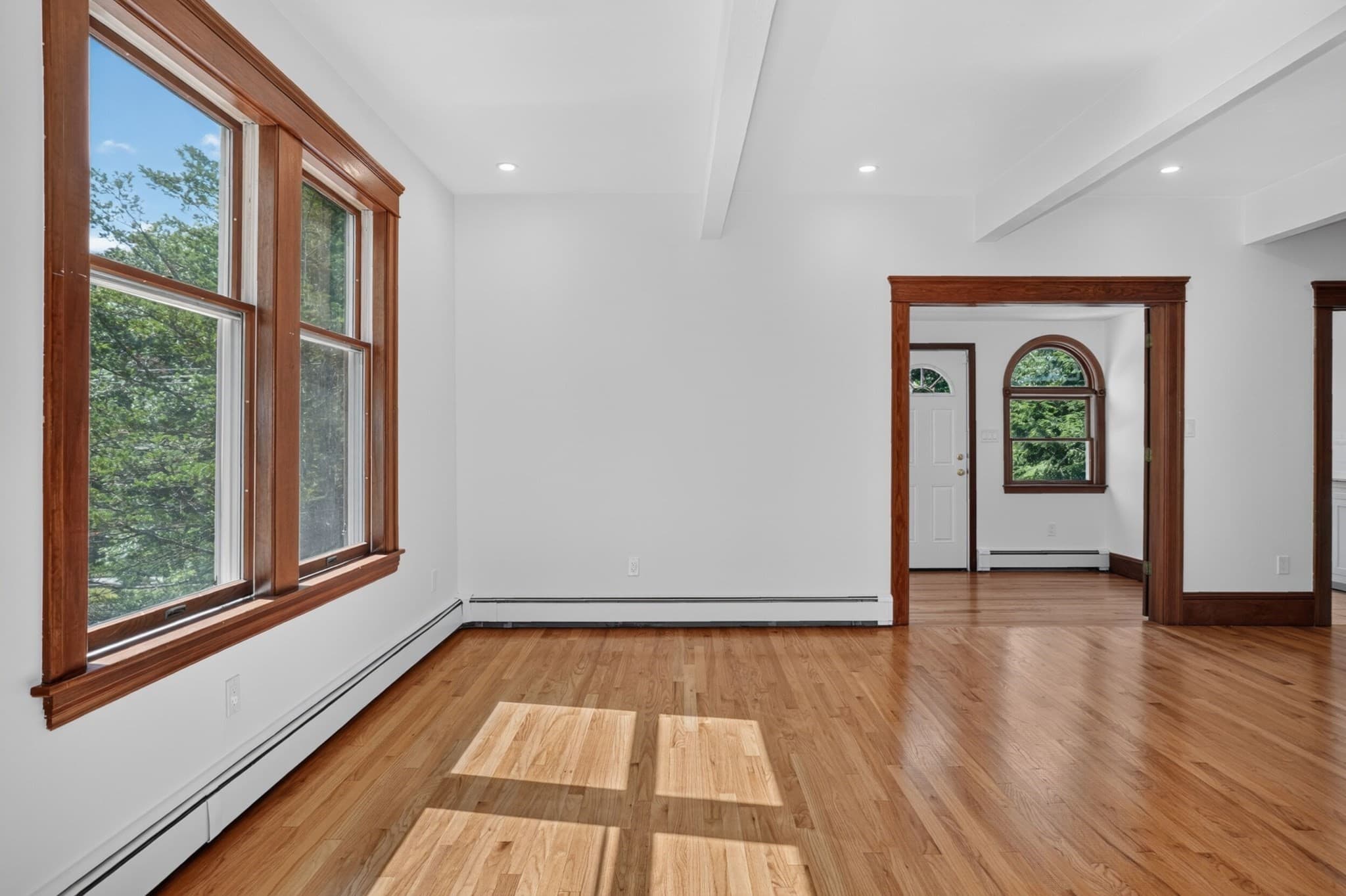 Single Family Residence at 82 N Quinsigamond Ave, Shrewsbury MA 01545, Shrewsbury, photo 11 of 41