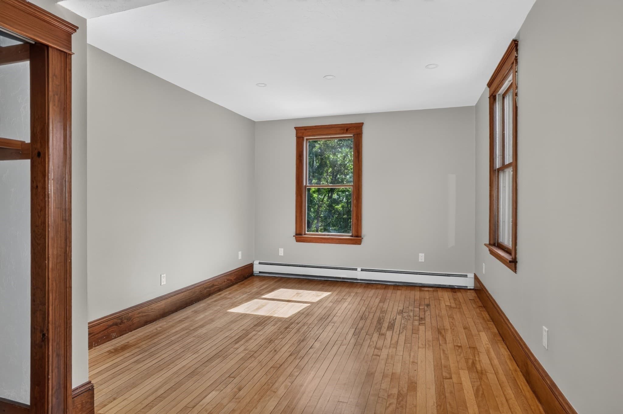Single Family Residence at 82 N Quinsigamond Ave, Shrewsbury MA 01545, Shrewsbury, photo 31 of 41