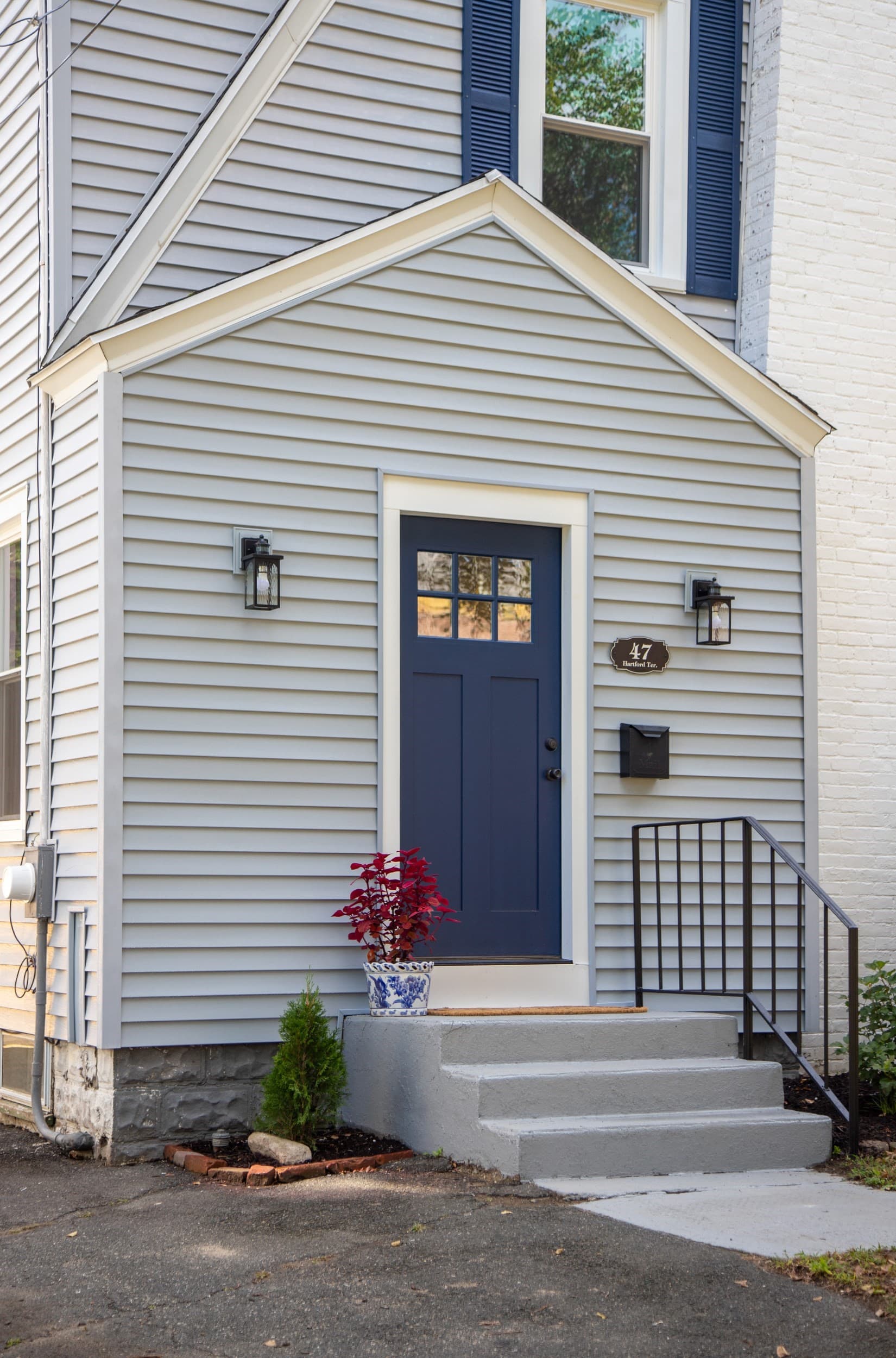 Single Family Residence at 47 Hartford Ter, Springfield MA 01118, Springfield, photo 2 of 25