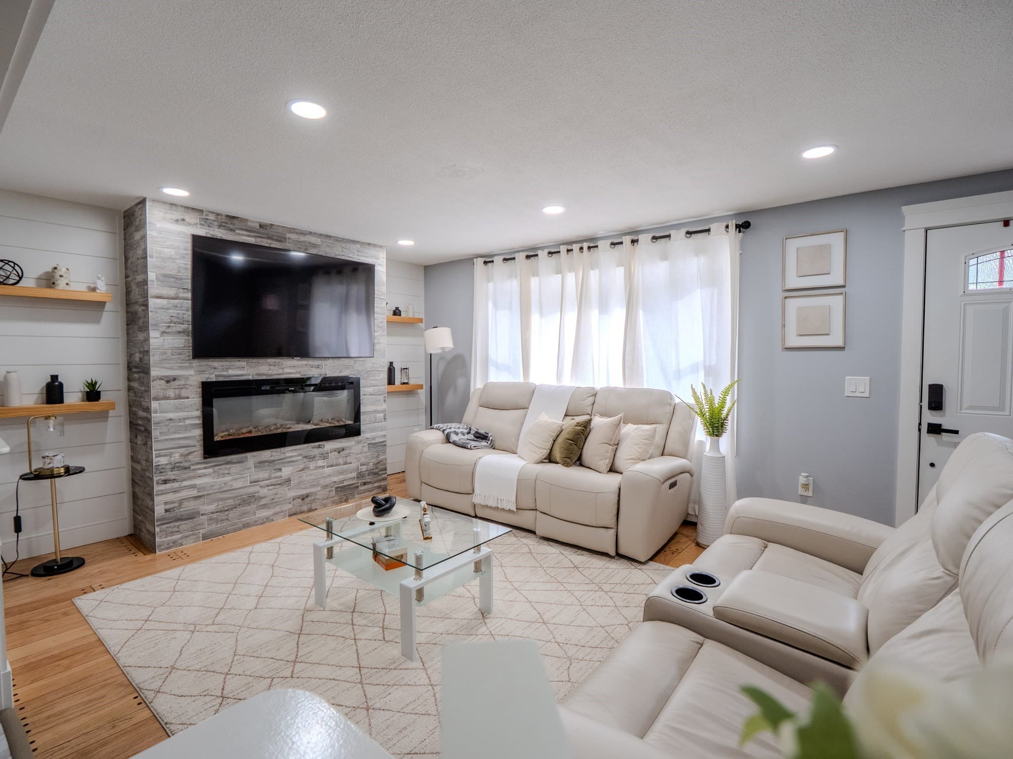 Single Family Residence at 60 Judy Dr, Leominster MA 01453, Leominster, photo 4 of 42