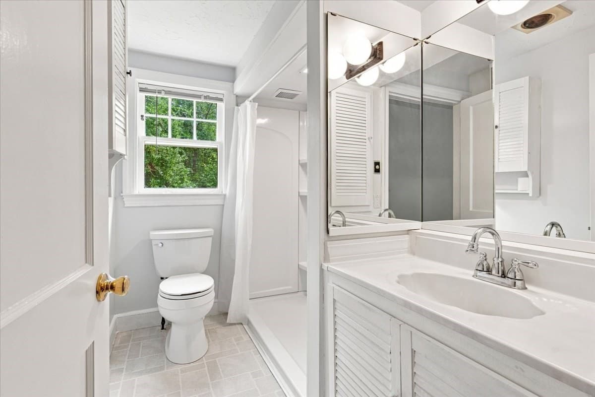 Single Family Residence at 924 Washington St, Franklin MA 02038, Franklin, photo 13 of 41