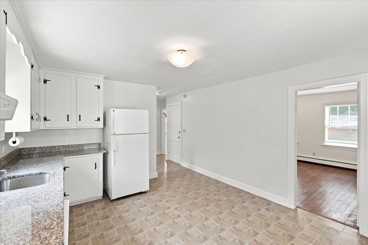 Single Family Residence at 924 Washington St, Franklin MA 02038, Franklin, photo 7 of 41