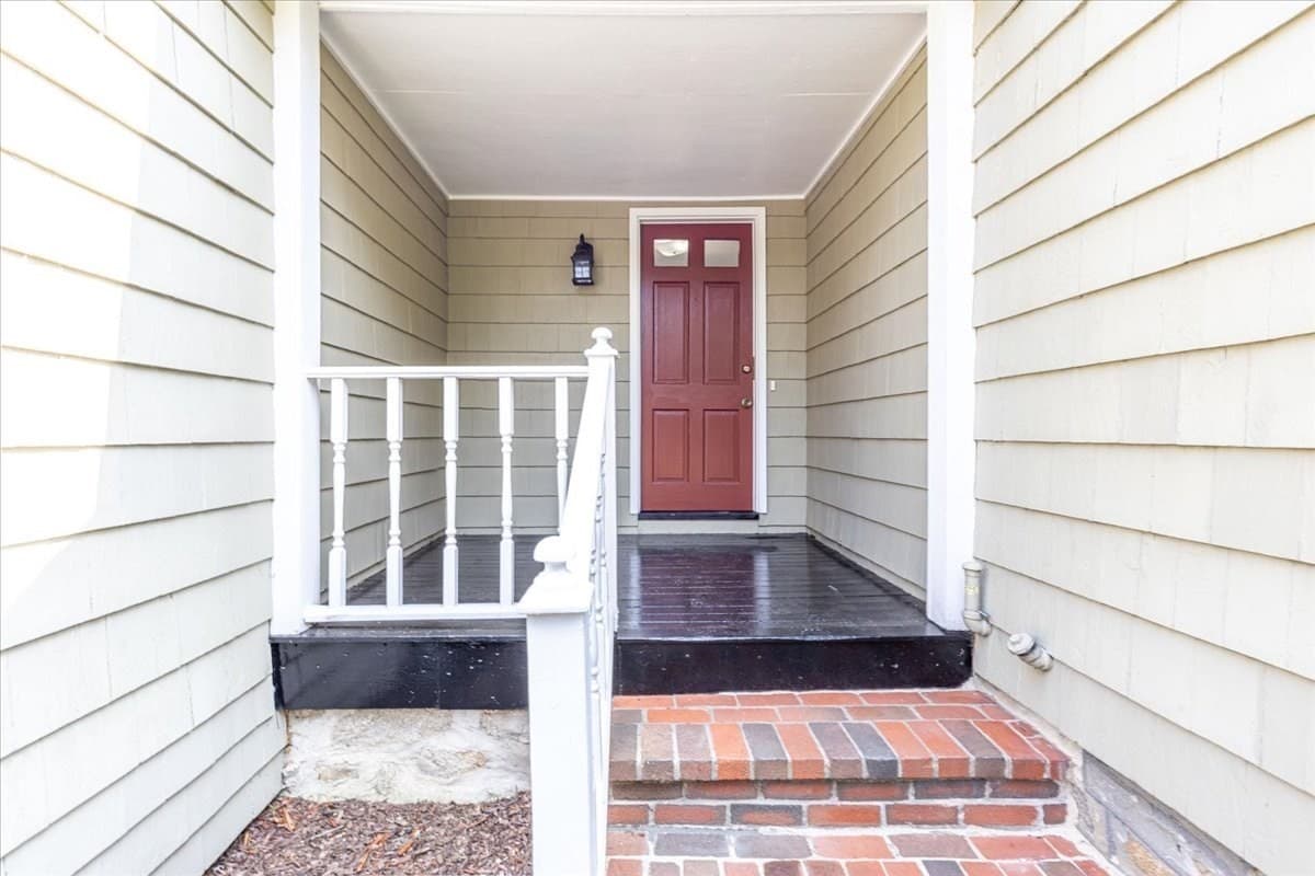 Single Family Residence at 924 Washington St, Franklin MA 02038, Franklin, photo 3 of 41
