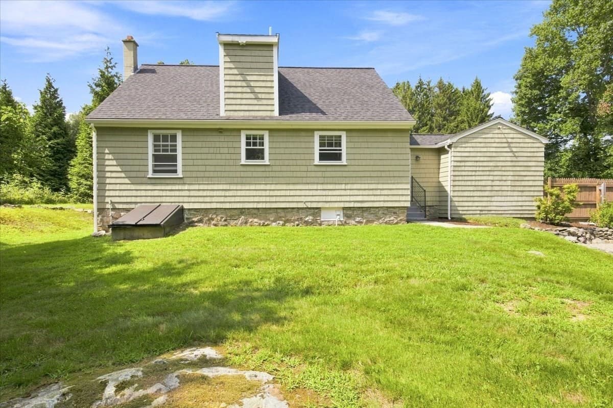 Single Family Residence at 924 Washington St, Franklin MA 02038, Franklin, photo 34 of 41