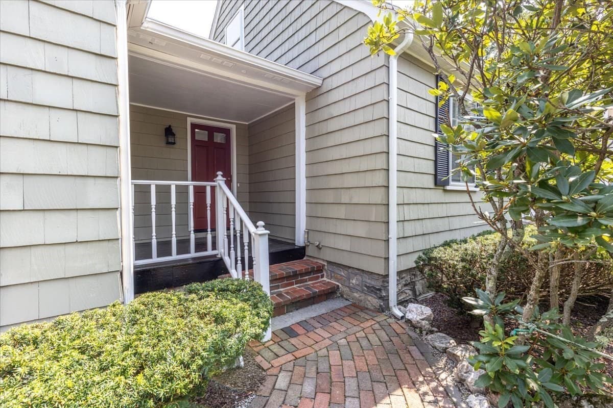 Single Family Residence at 924 Washington St, Franklin MA 02038, Franklin, photo 38 of 41