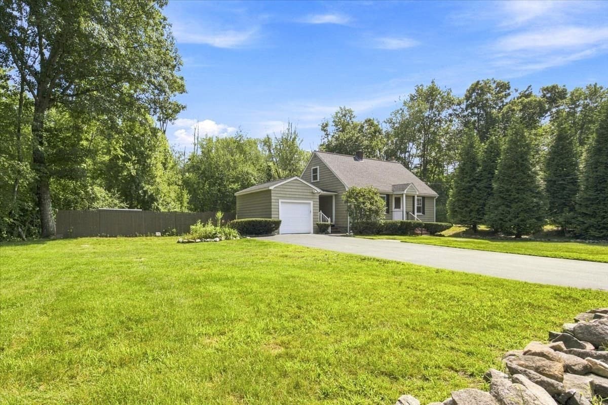 Single Family Residence at 924 Washington St, Franklin MA 02038, Franklin, photo 37 of 41
