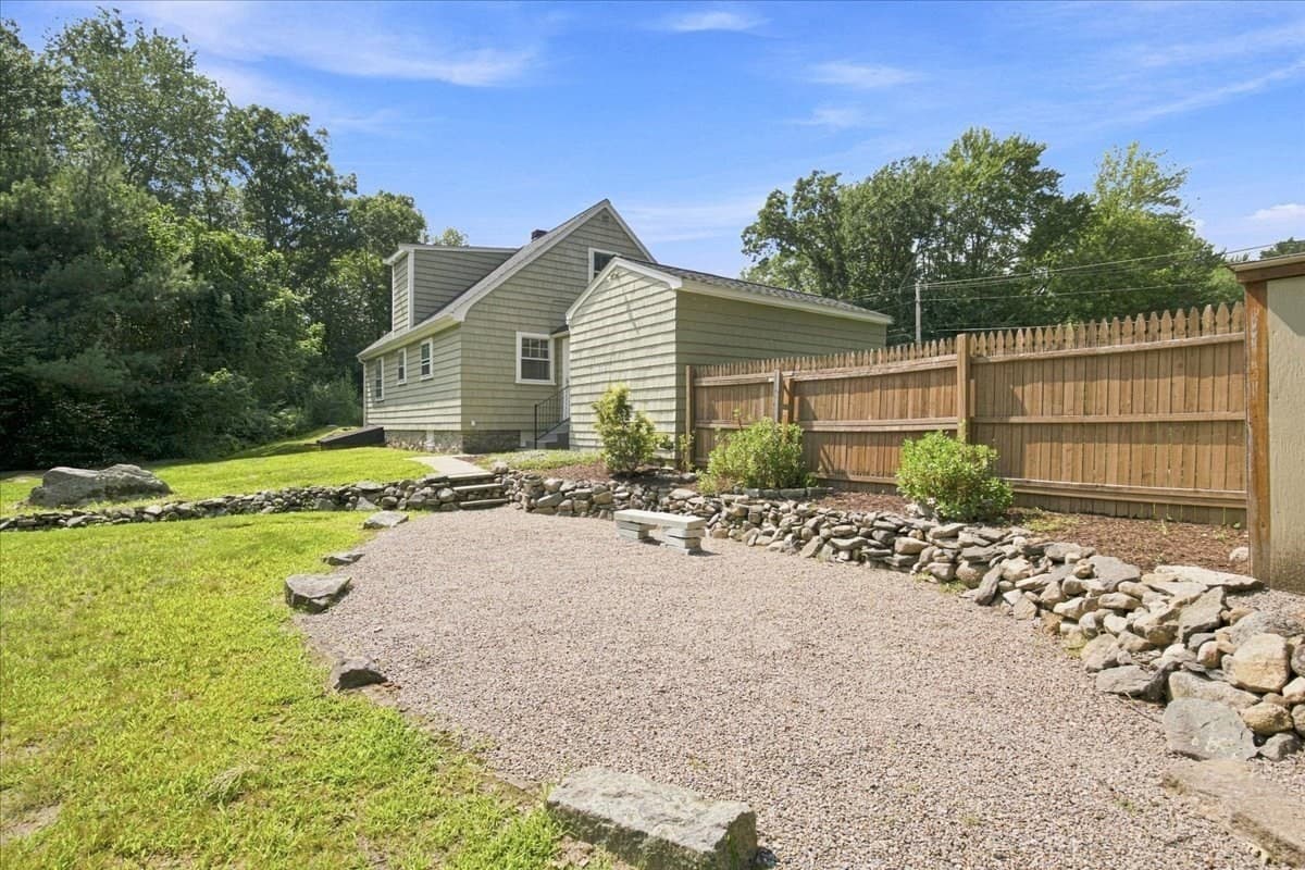 Single Family Residence at 924 Washington St, Franklin MA 02038, Franklin, photo 31 of 41