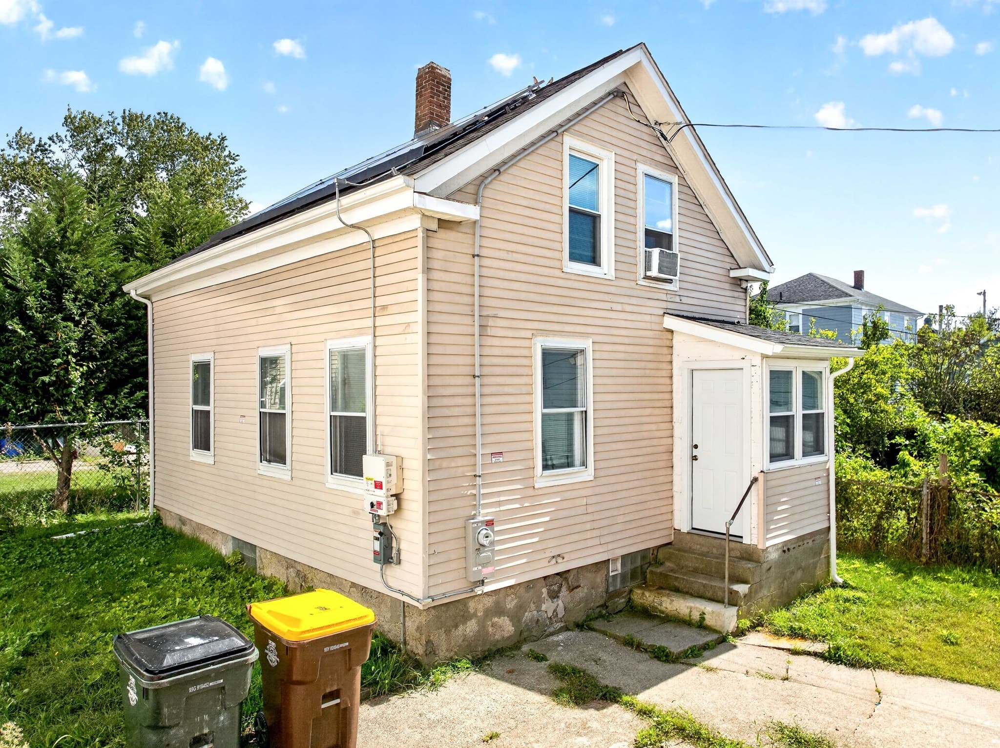 222 Albion St, Fall River MA 02723