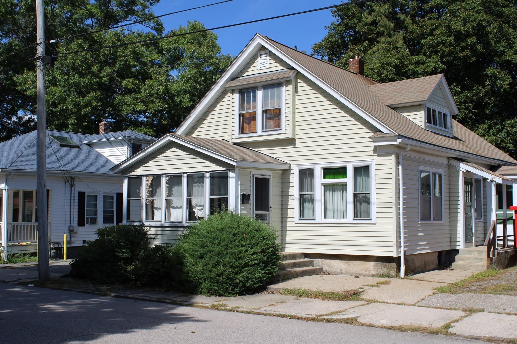 17 Clarence St, Attleboro MA 02703
