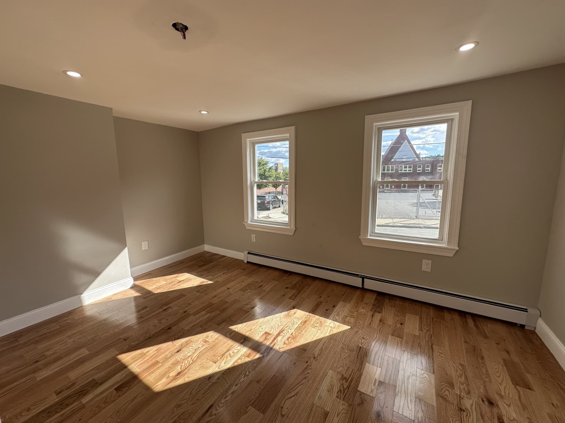 Single Family Residence at 40 Snow St, Fitchburg MA 01420, Fitchburg, photo 10 of 22
