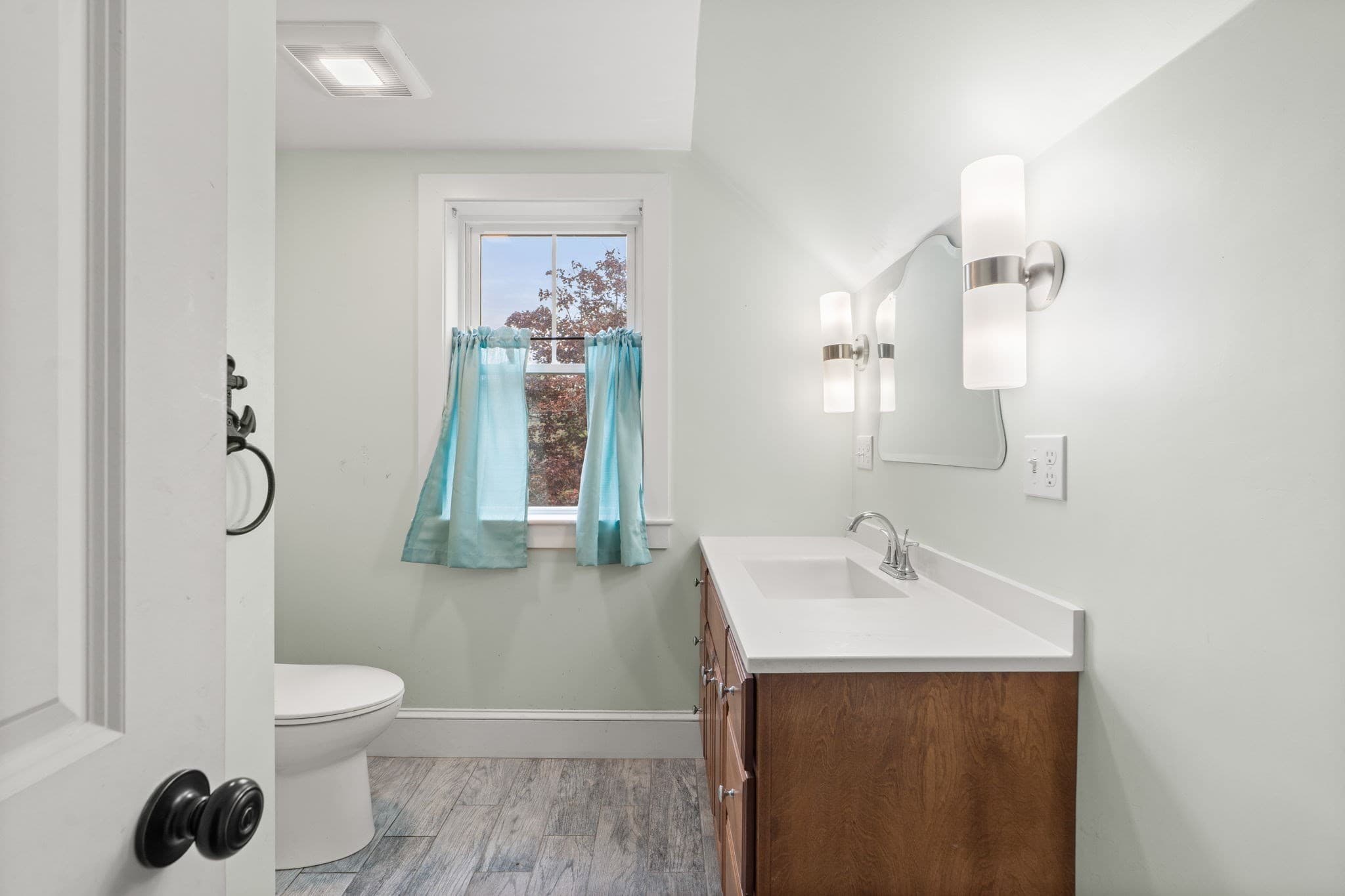 2 Family - 2 Units Up/Down at 82 Congress Street, Amesbury MA 01913, photo 17 of 39