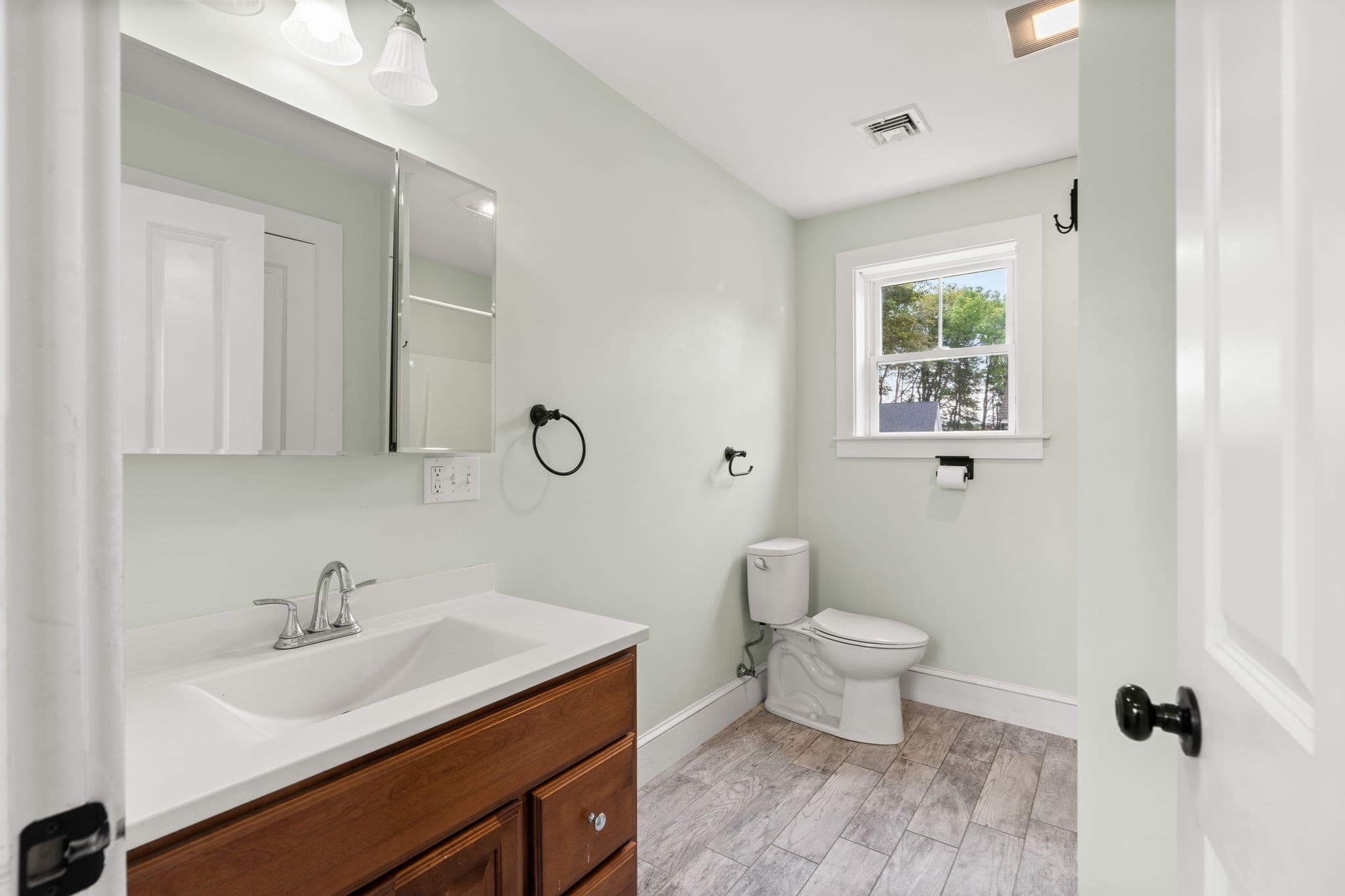 2 Family - 2 Units Up/Down at 82 Congress Street, Amesbury MA 01913, photo 34 of 39