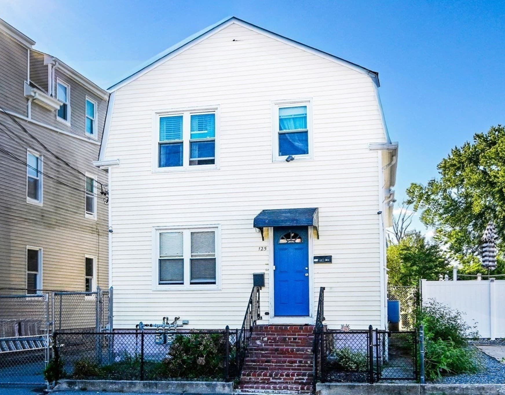 2 Family - 2 Units Up/Down at 125 Field St, New Bedford MA 02740, New Bedford, photo 2 of 26