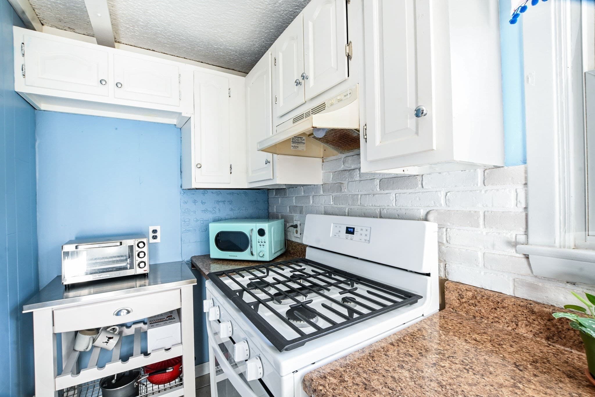 2 Family - 2 Units Up/Down at 125 Field St, New Bedford MA 02740, New Bedford, photo 17 of 26