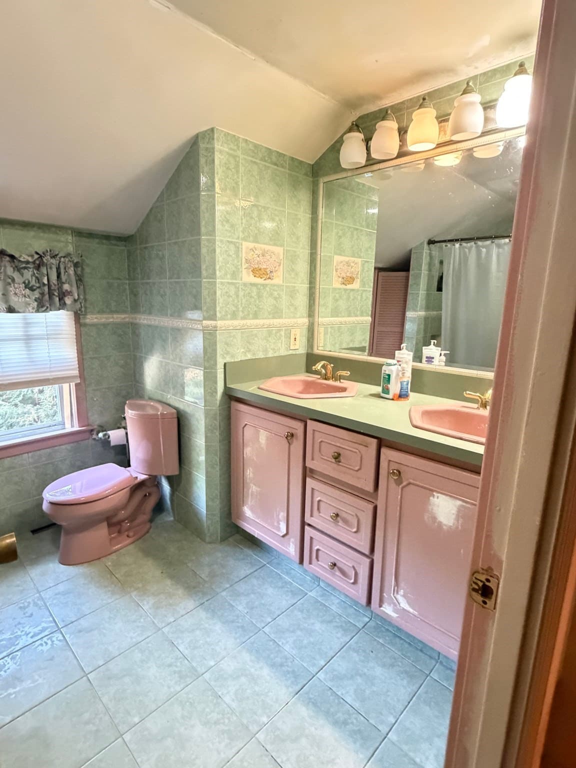 Single Family Residence at 81 Coventry Ln, Longmeadow MA 01106, Longmeadow, photo 25 of 42