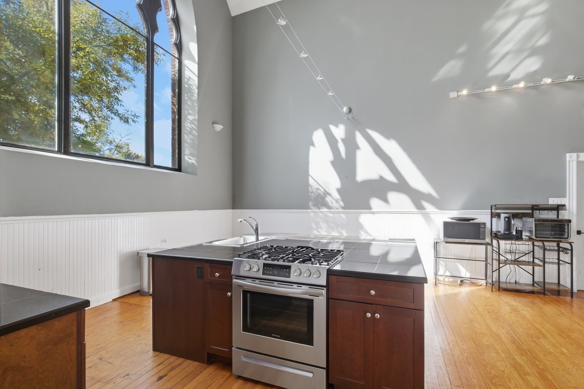 Condominium at 62 Estes Street # 2, Lynn MA 01902, Lynn, photo 2 of 36