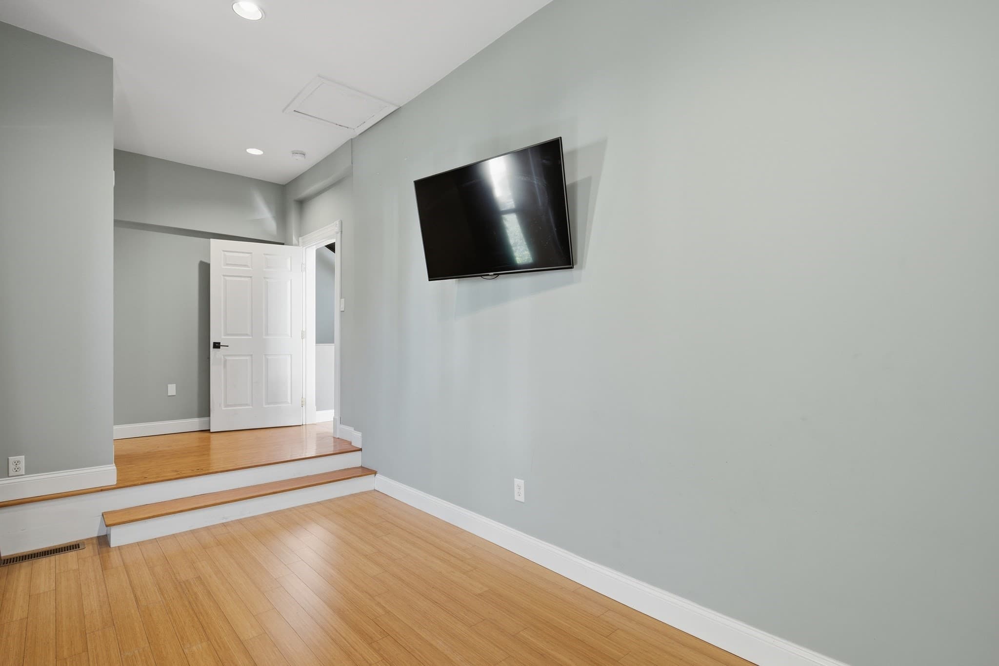 Condominium at 62 Estes Street # 2, Lynn MA 01902, Lynn, photo 15 of 36