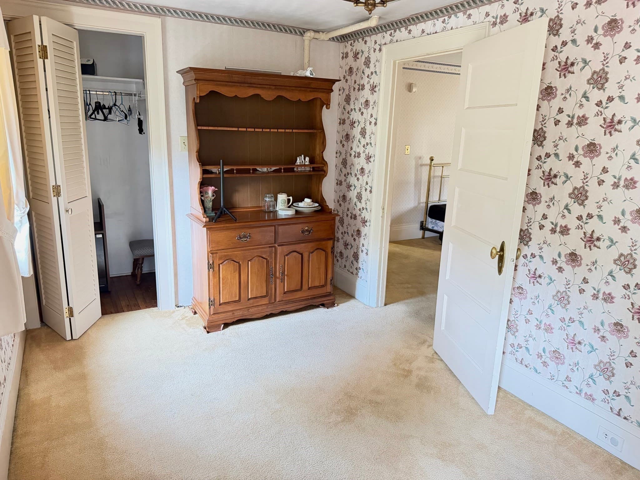 Single Family Residence at 126 Main St, South Hadley MA 01075, South Hadley, photo 13 of 40