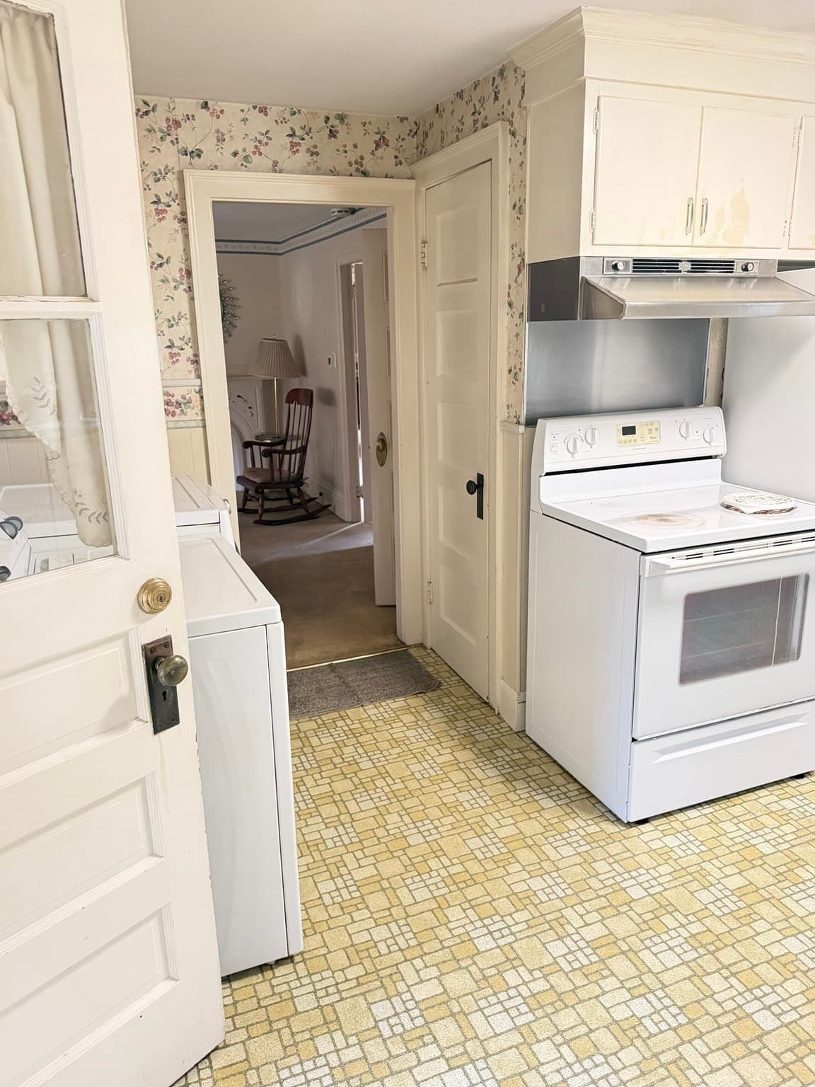 Single Family Residence at 126 Main St, South Hadley MA 01075, South Hadley, photo 20 of 40