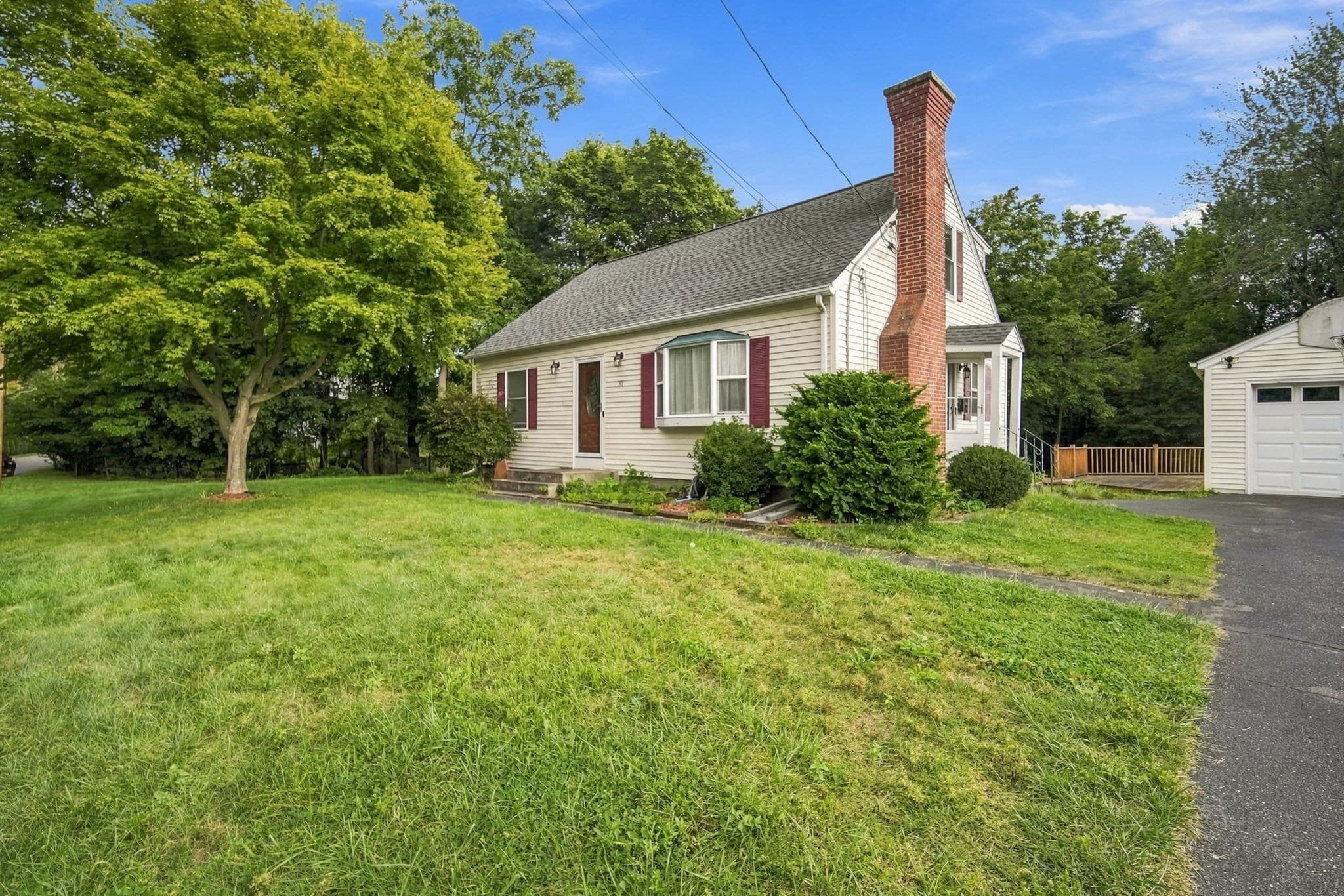 Single Family Residence at 31 Brook St, East Longmeadow MA 01028, East Longmeadow, photo 2 of 41