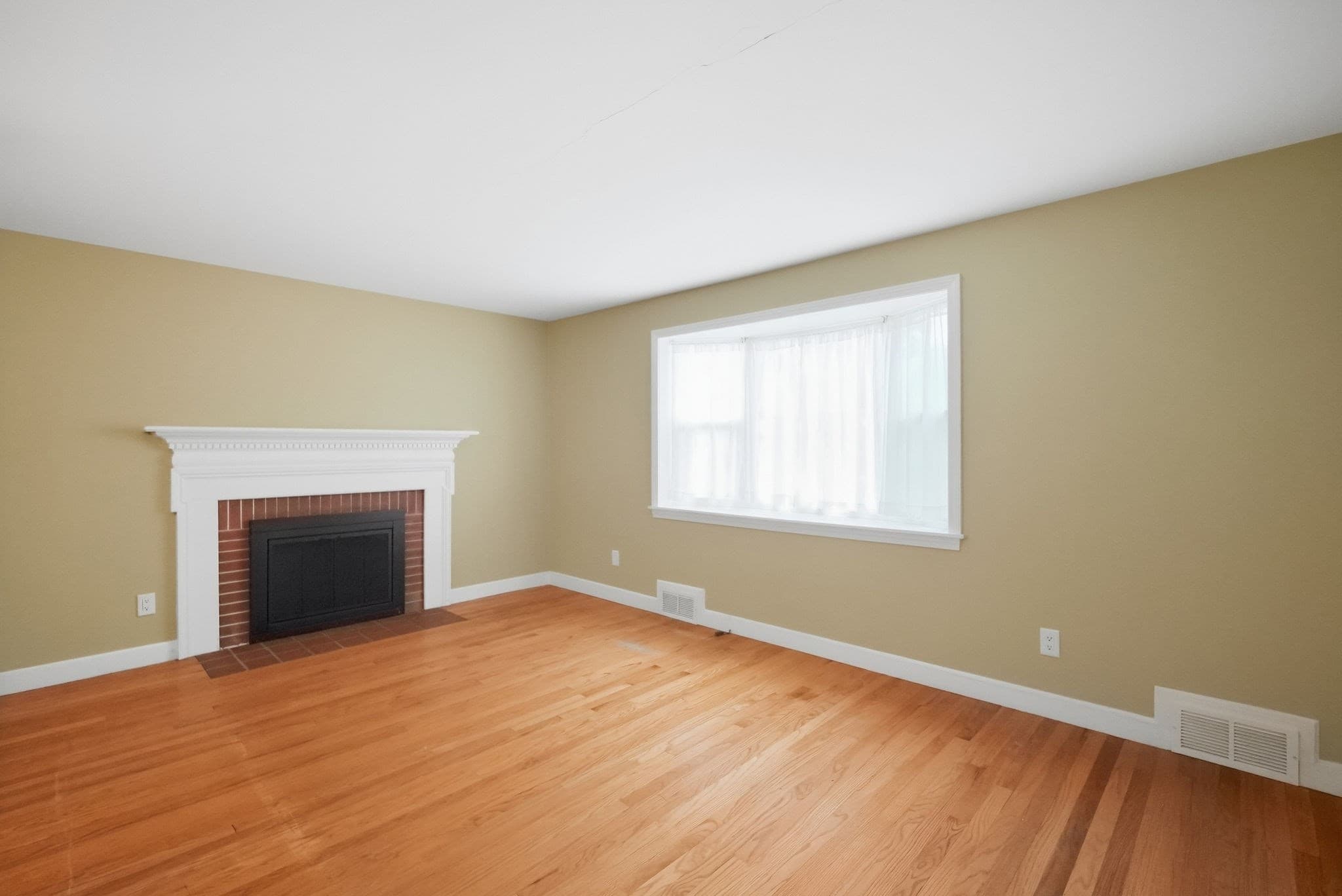 Single Family Residence at 31 Brook St, East Longmeadow MA 01028, East Longmeadow, photo 5 of 41
