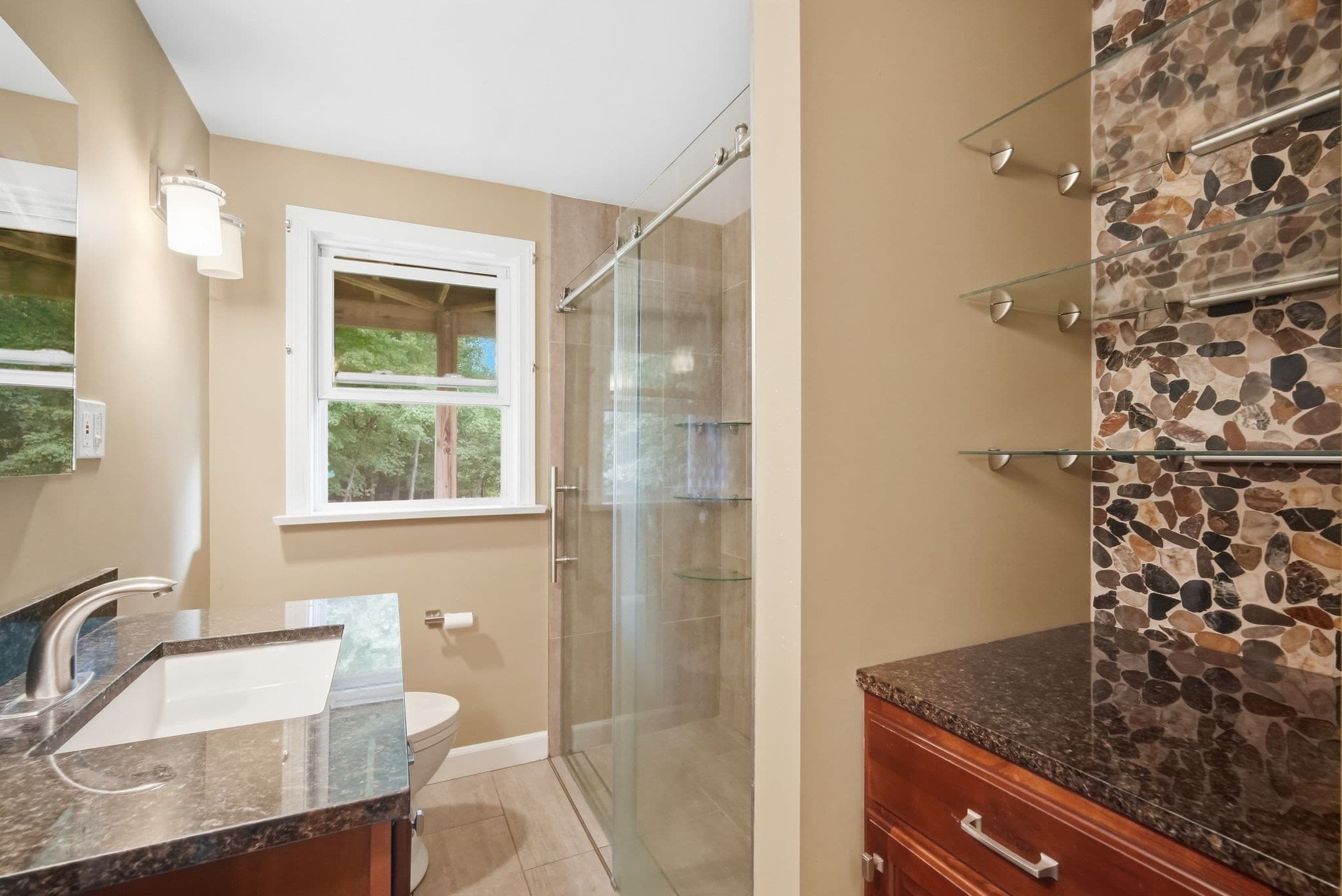 Single Family Residence at 31 Brook St, East Longmeadow MA 01028, East Longmeadow, photo 9 of 41