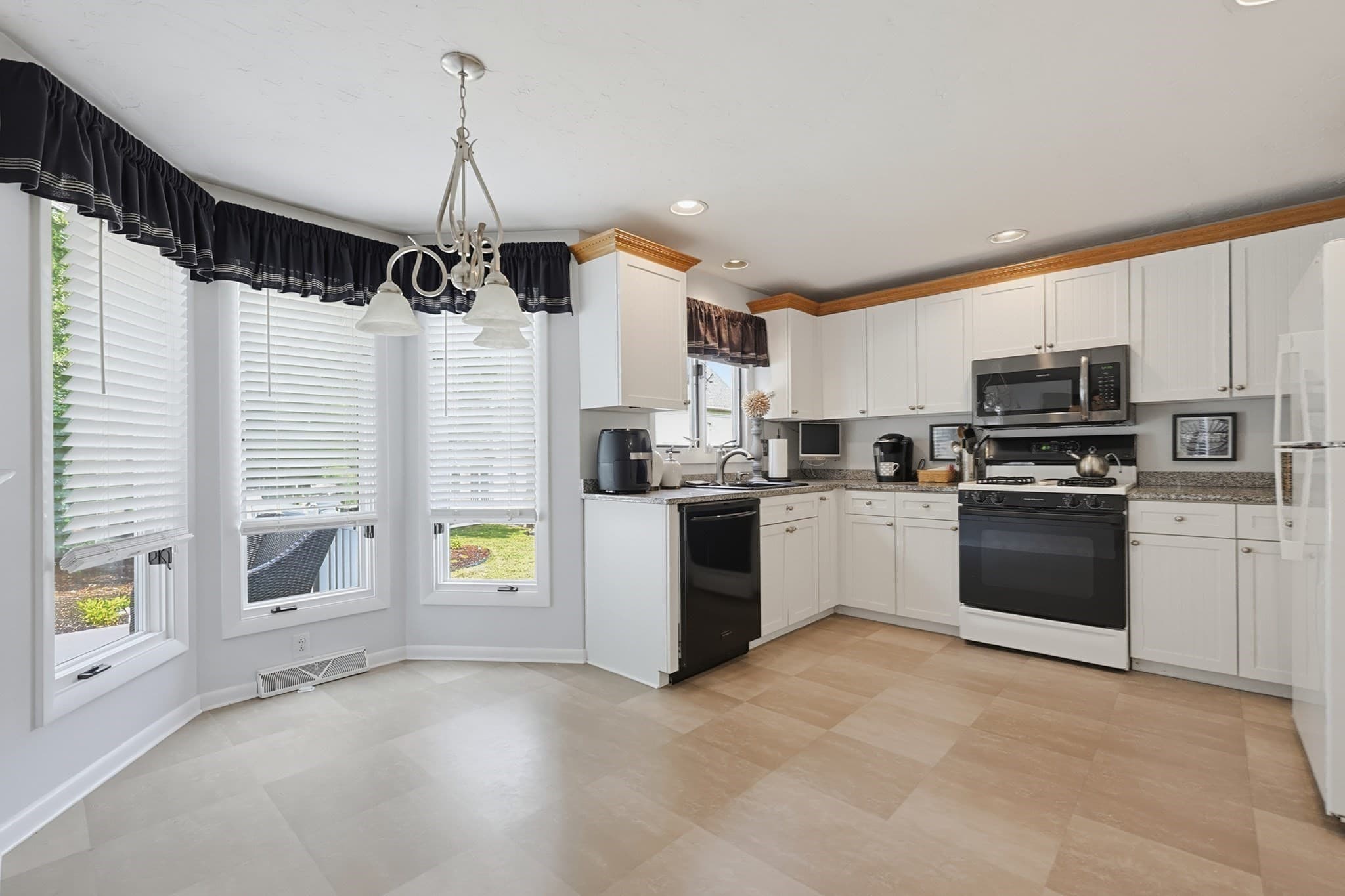 Condominium at 35 Pilgrim Village Rd # 602, Taunton MA 02780, Taunton, photo 9 of 42
