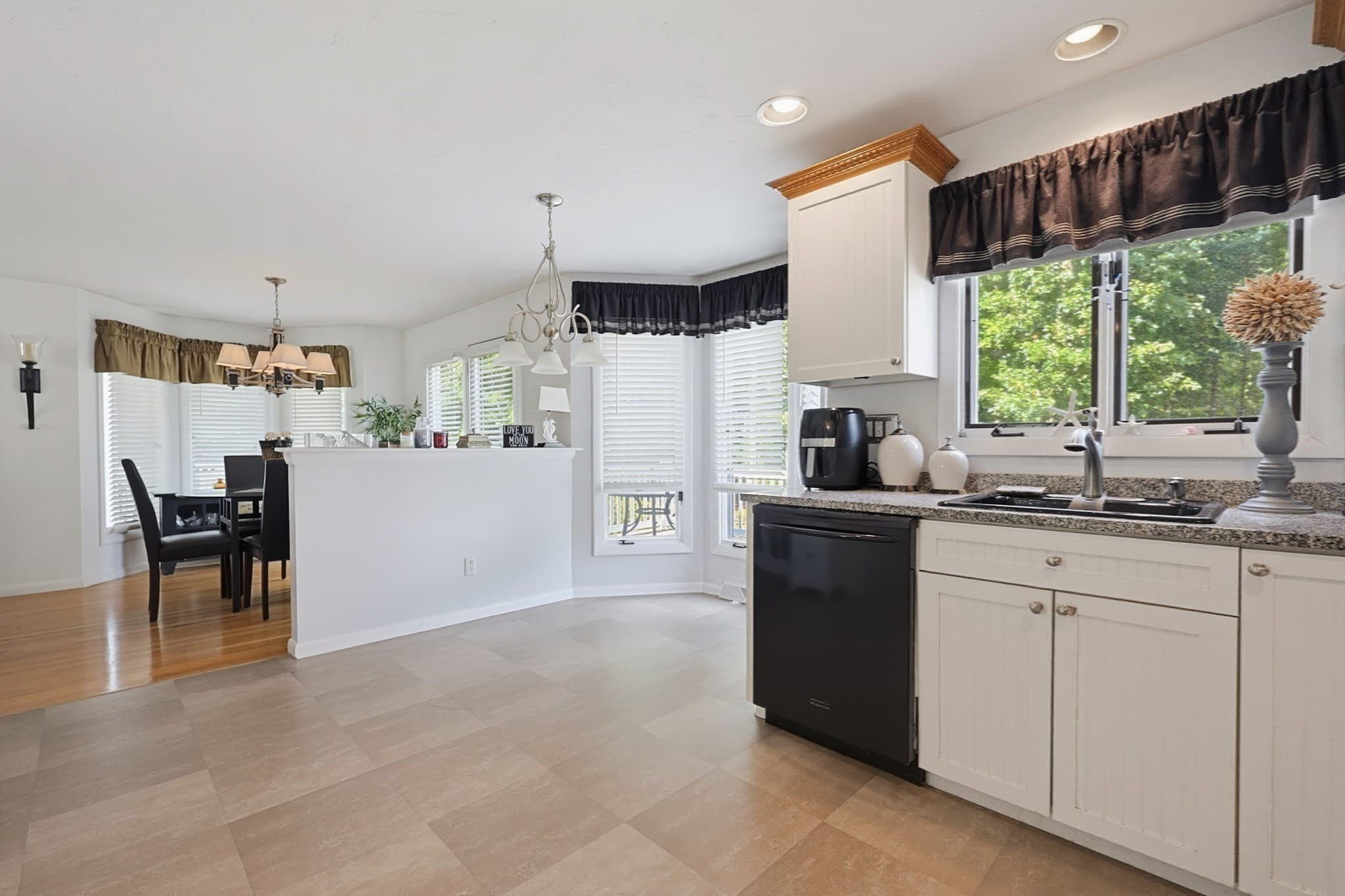 Condominium at 35 Pilgrim Village Rd # 602, Taunton MA 02780, Taunton, photo 11 of 42