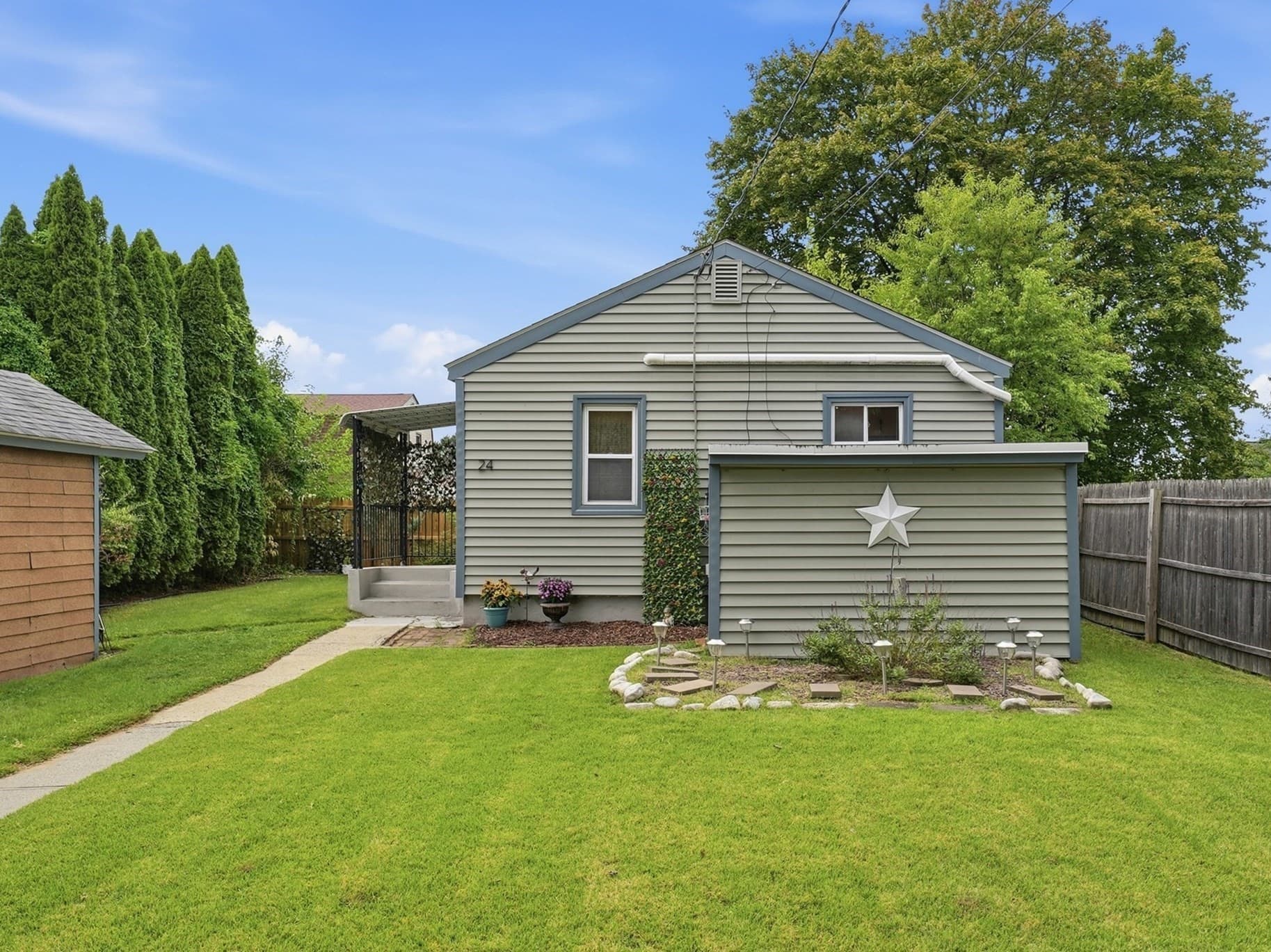 24 Wildermere Street, Chicopee MA 01020