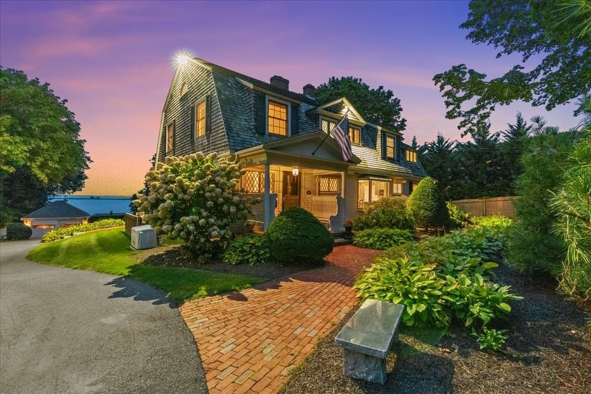 26 Warren Ave, Plymouth MA 02360