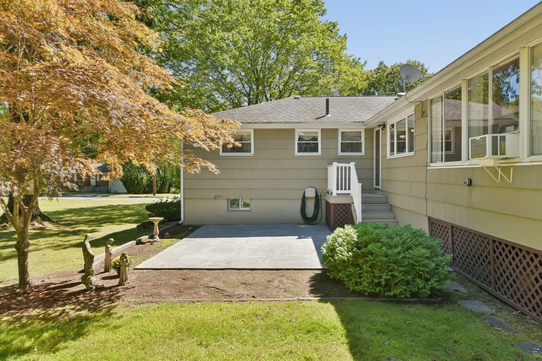 Single Family Residence at 7 Janice Cir, Framingham MA 01701, Framingham, photo 5 of 42