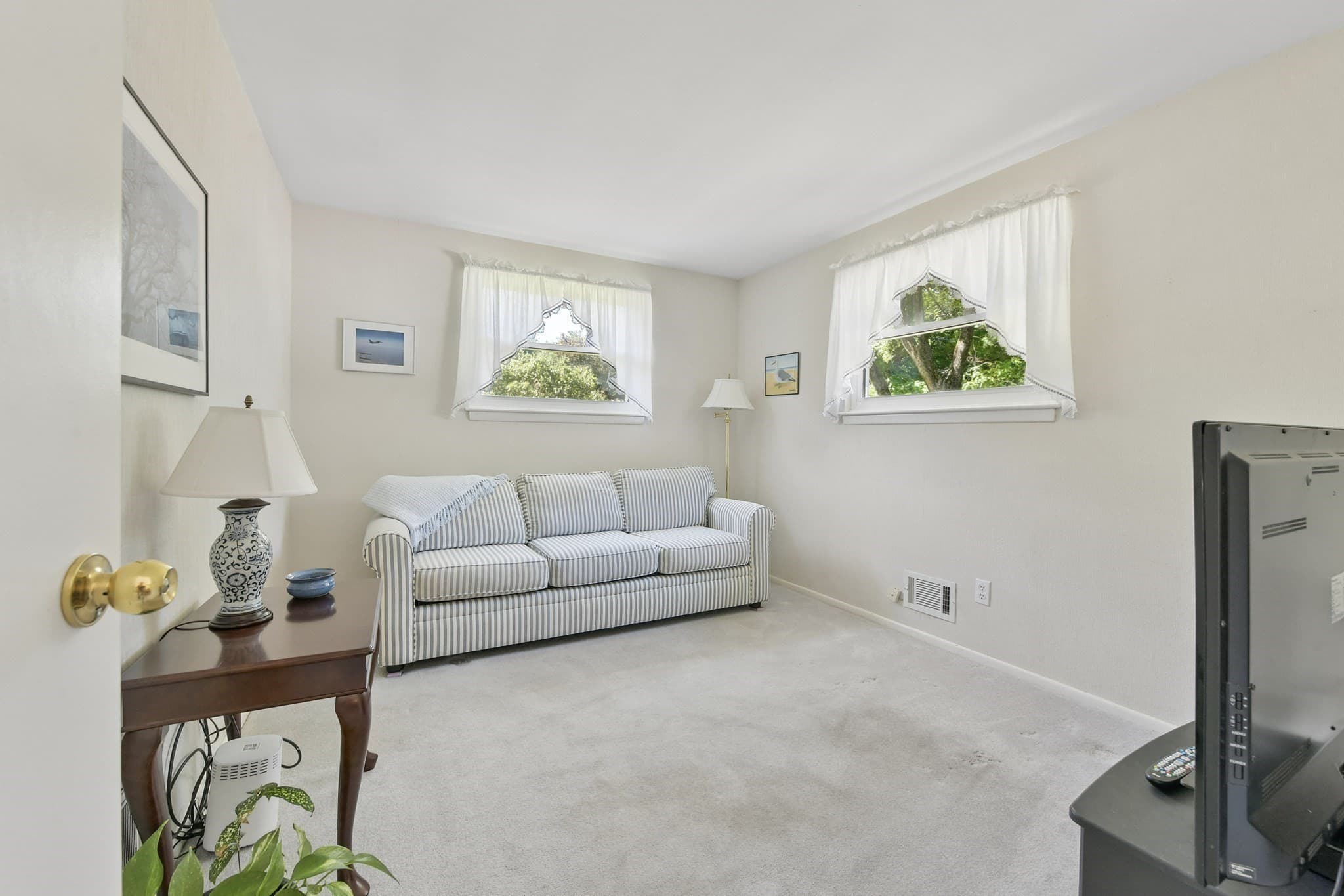 Single Family Residence at 7 Janice Cir, Framingham MA 01701, Framingham, photo 15 of 42