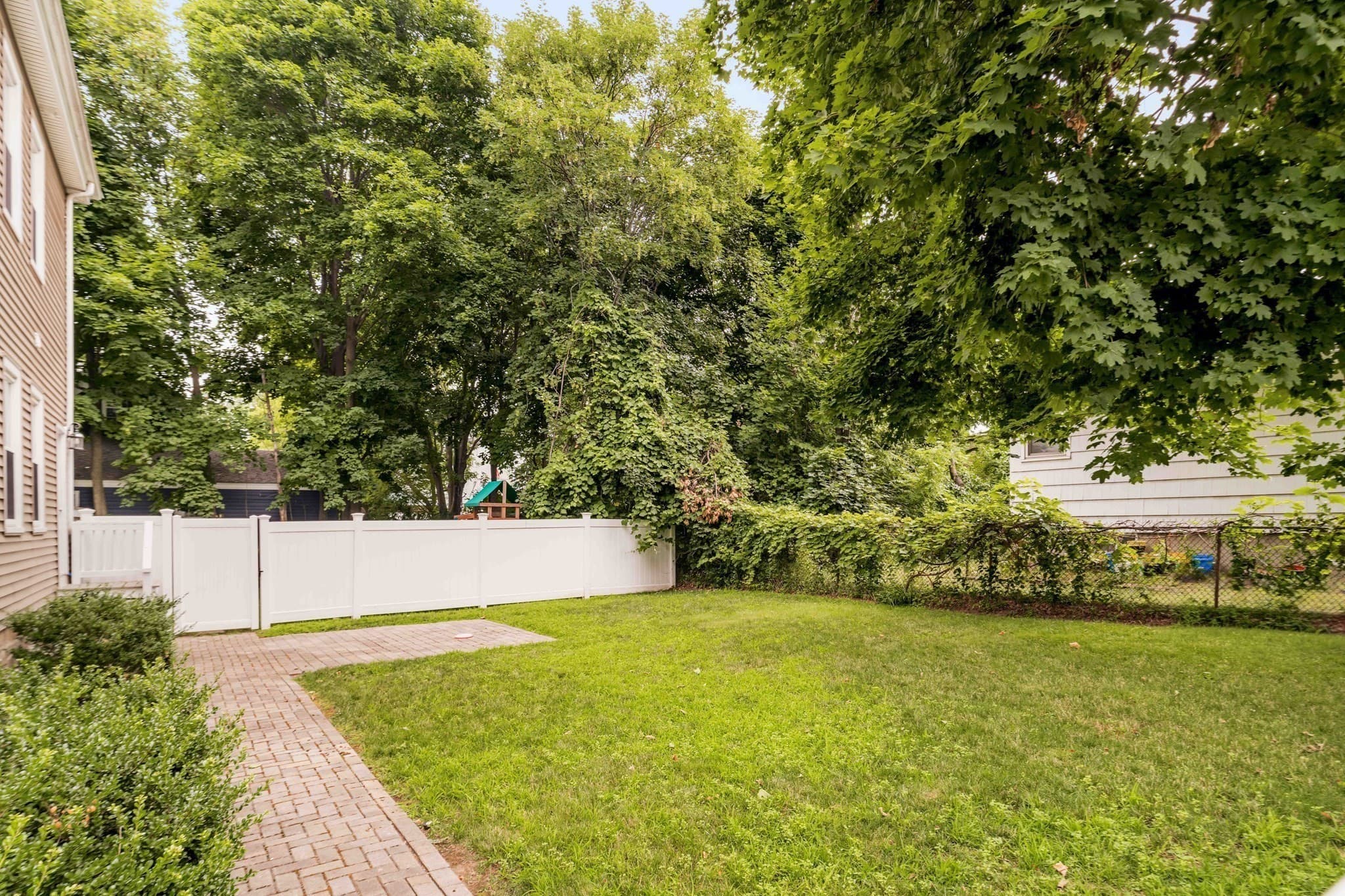 Condominium at 18 Cudworth Street # 18, Medford MA 02155, Medford, photo 31 of 33
