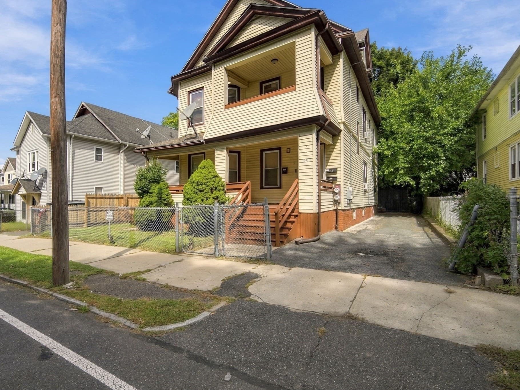 3 Family at 50 Orange St, Springfield MA 01108, Springfield, photo 2 of 22