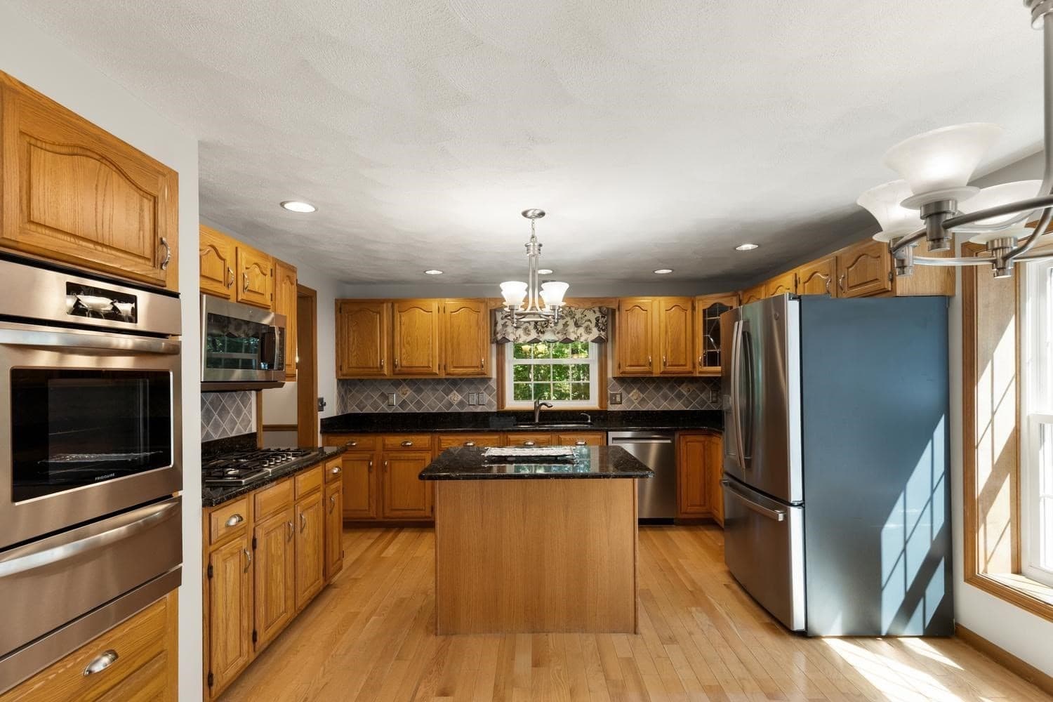 Single Family Residence at 3 Karen Way, Methuen MA 01844, Methuen, photo 7 of 37