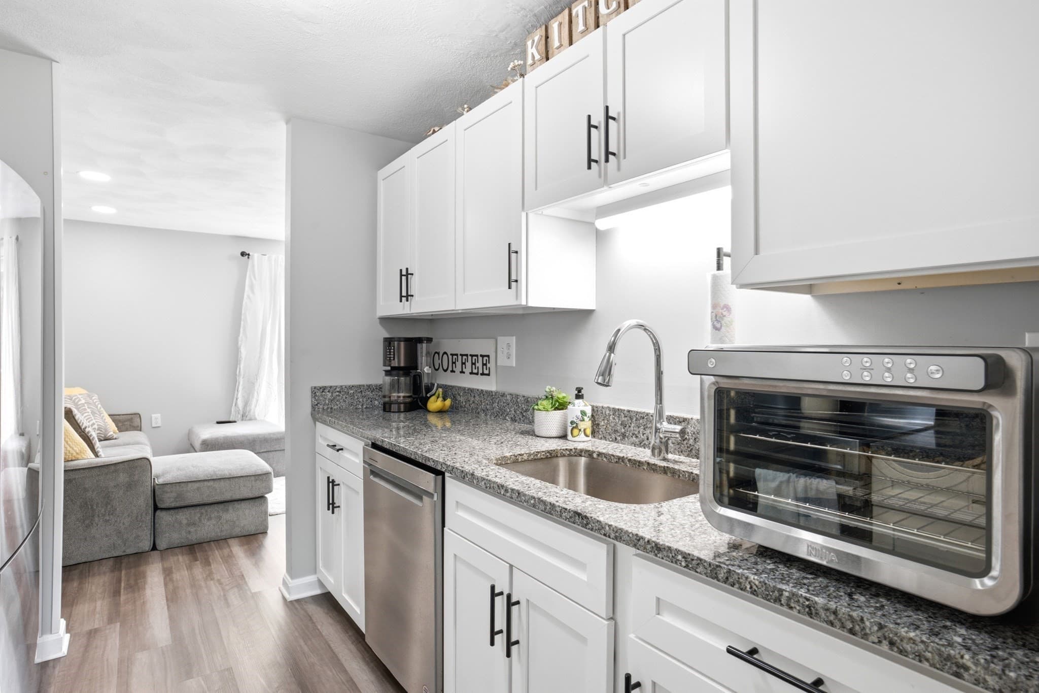 Condominium at 44 Quail Run # 44, Tewksbury MA 01876, Tewksbury, photo 9 of 34