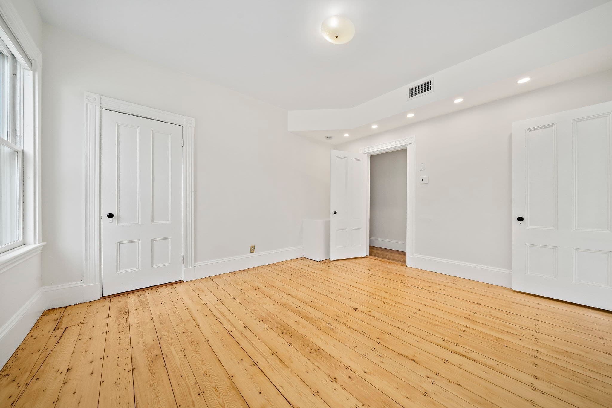Condominium at 98 Boylston St # 3, Brookline MA 02445, Brookline, photo 5 of 15