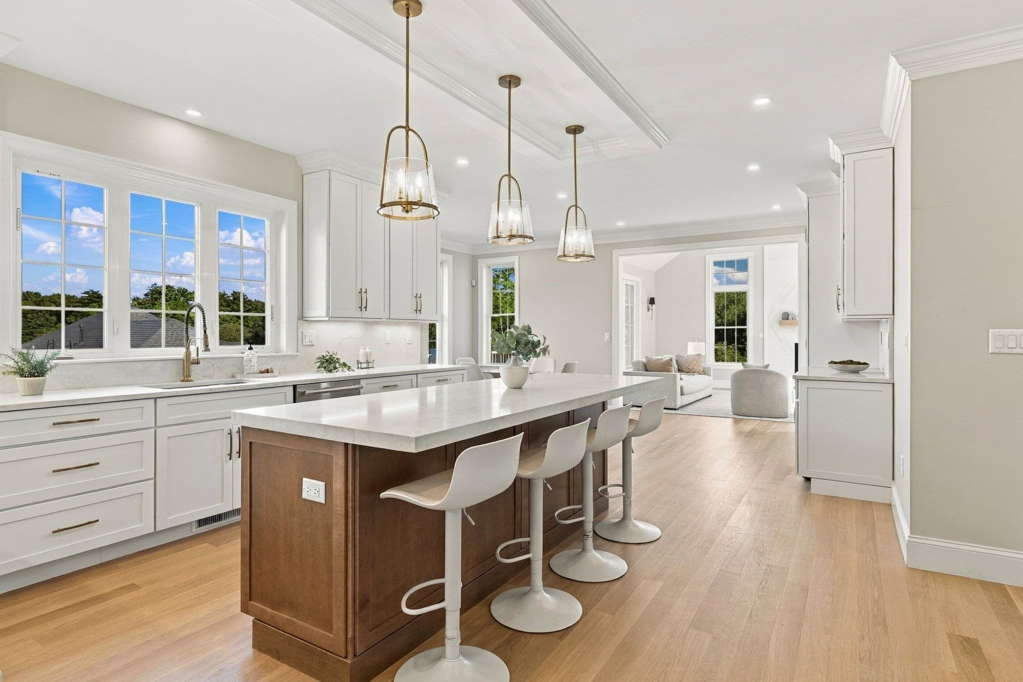 Single Family Residence at 14 Liana St, Woburn MA 01801, Woburn, photo 10 of 38