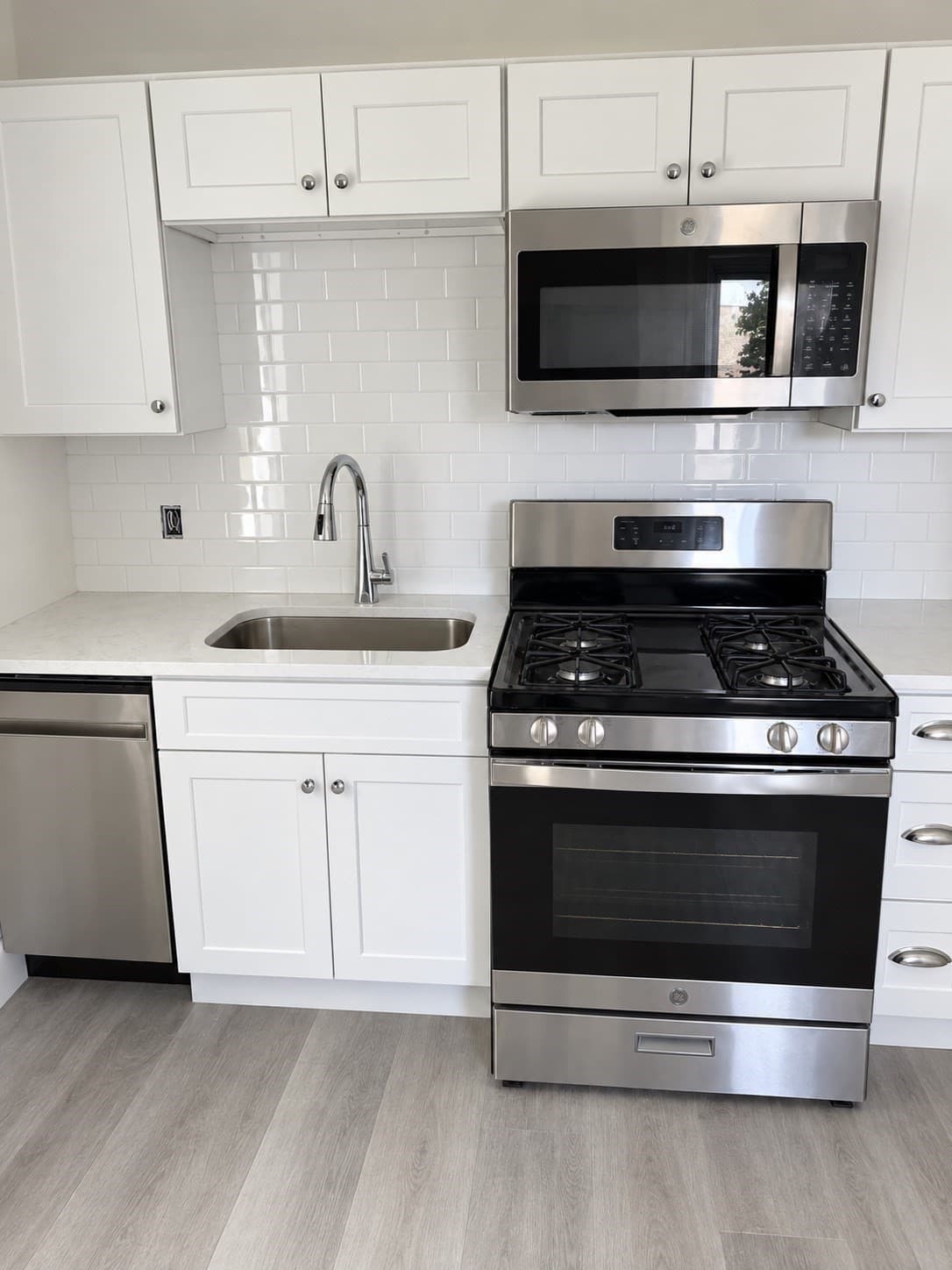 Condominium at 22 Goldsmith Street # 2, Littleton MA 01460, Littleton, photo 2 of 9