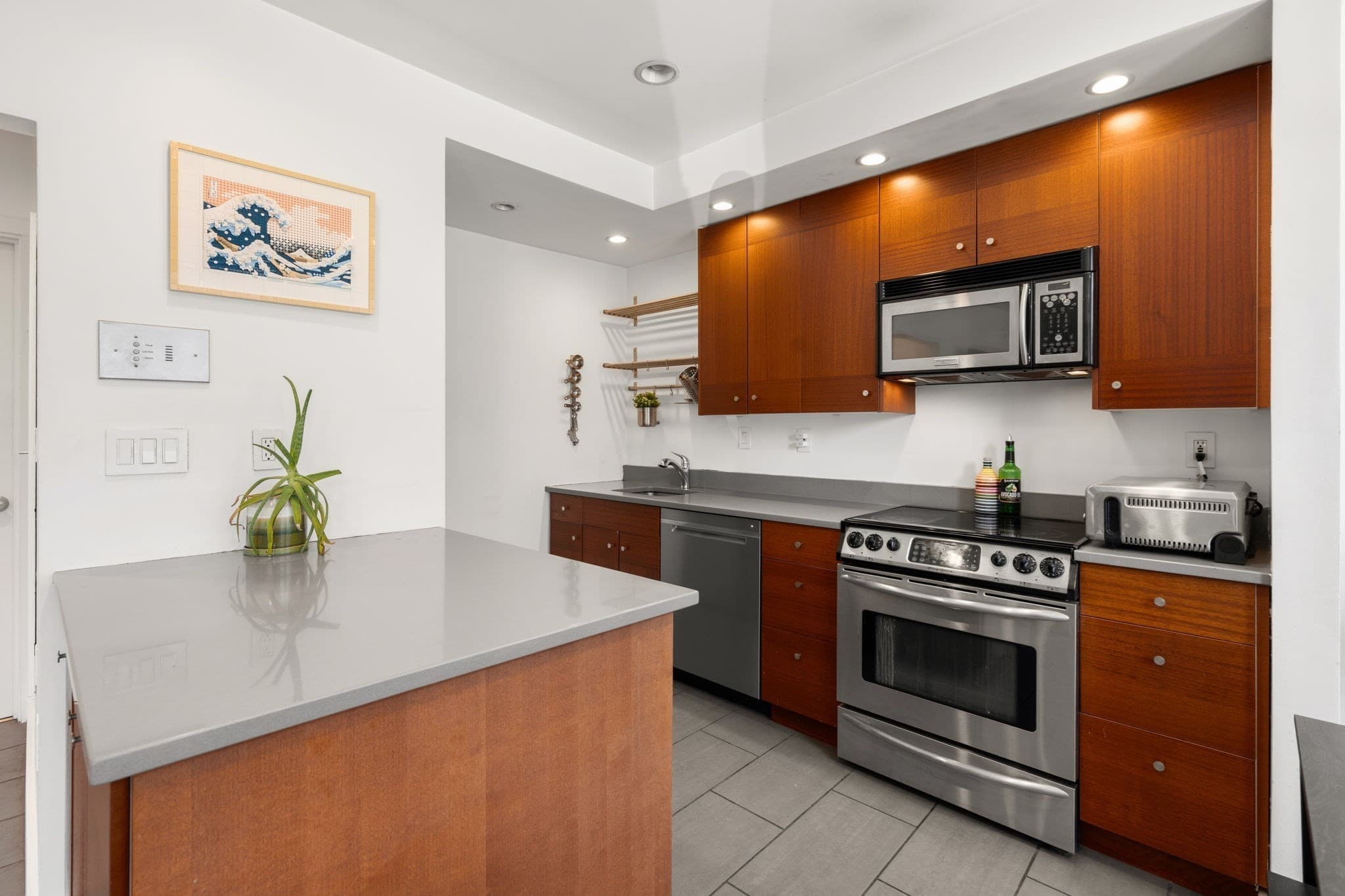 Condominium at 7 Cypress Rd # 702, Boston MA 02135, Boston, photo 7 of 21