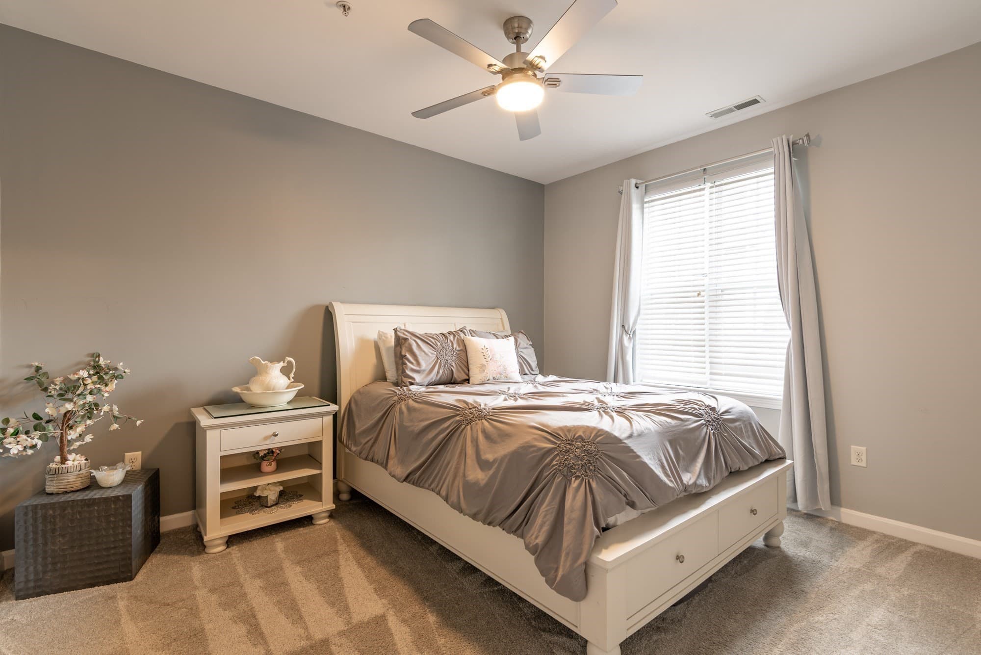 Condominium at 23 Hampshire Rd # 113, Methuen MA 01844, Methuen, photo 17 of 32