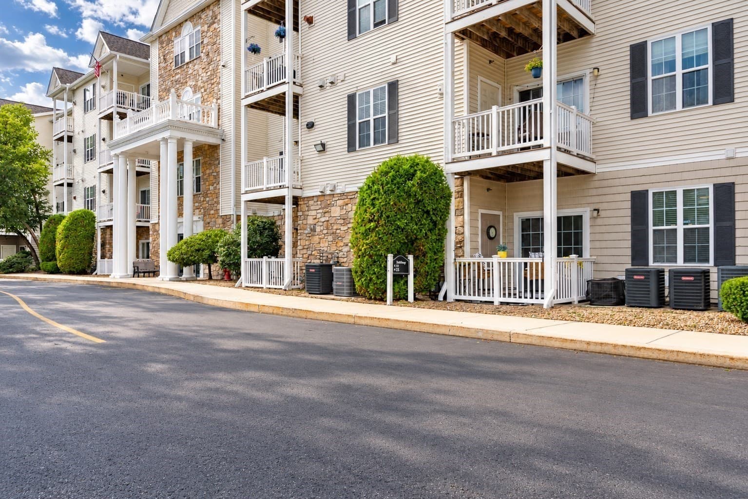 Condominium at 23 Hampshire Rd # 113, Methuen MA 01844, Methuen, photo 3 of 32