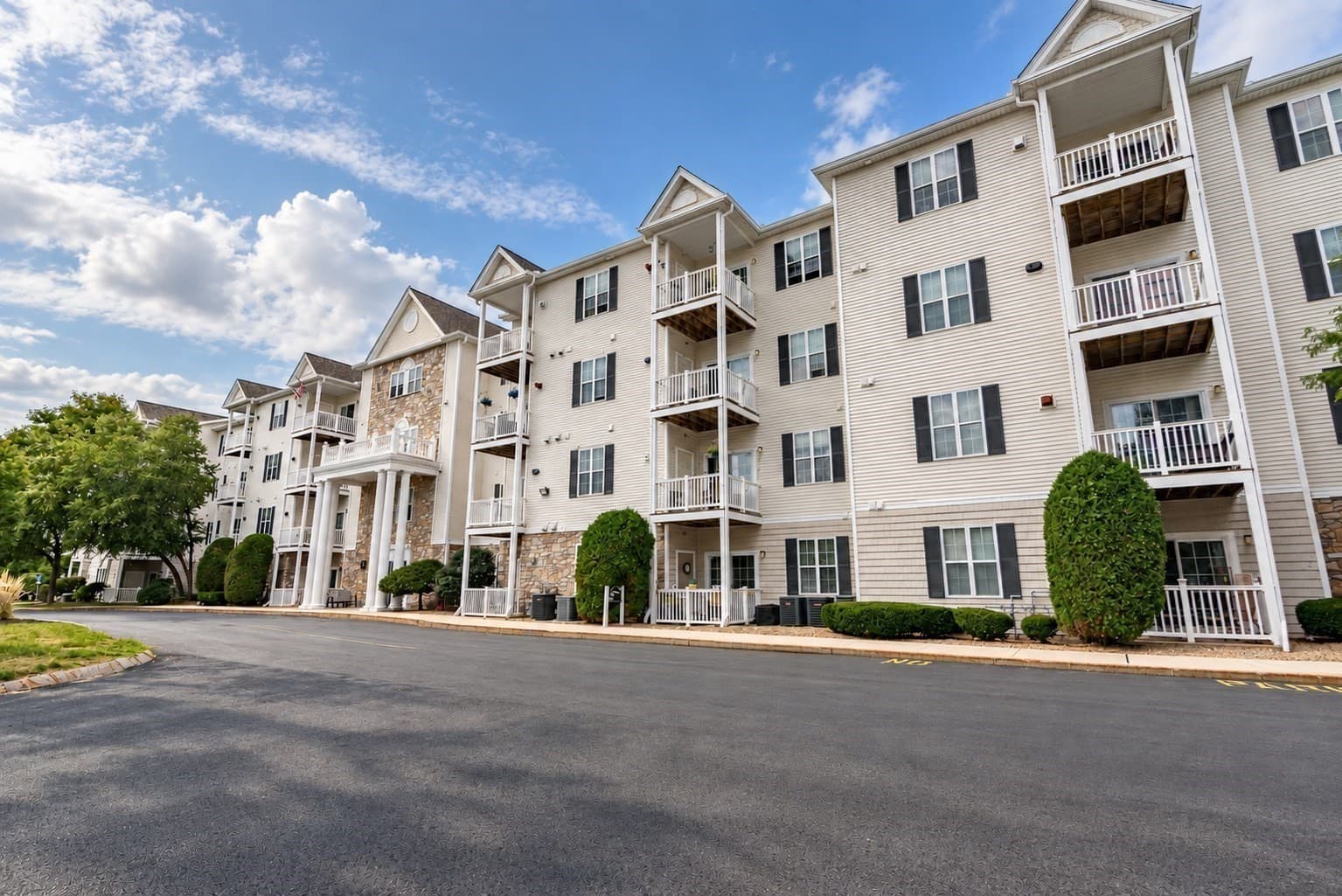 23 Hampshire Rd # 113, Methuen MA 01844