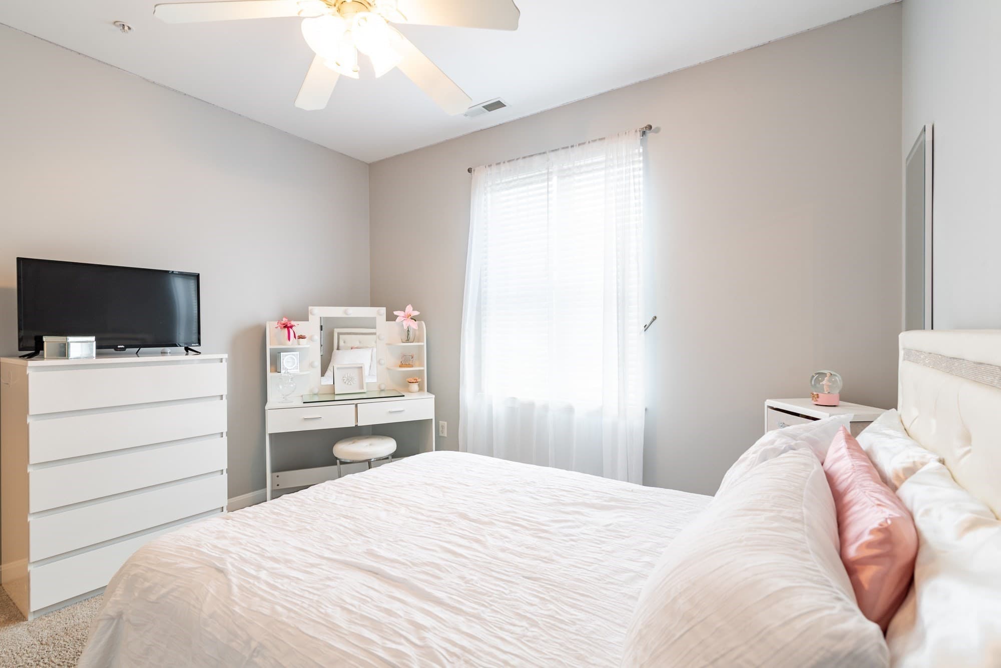 Condominium at 23 Hampshire Rd # 113, Methuen MA 01844, Methuen, photo 24 of 32