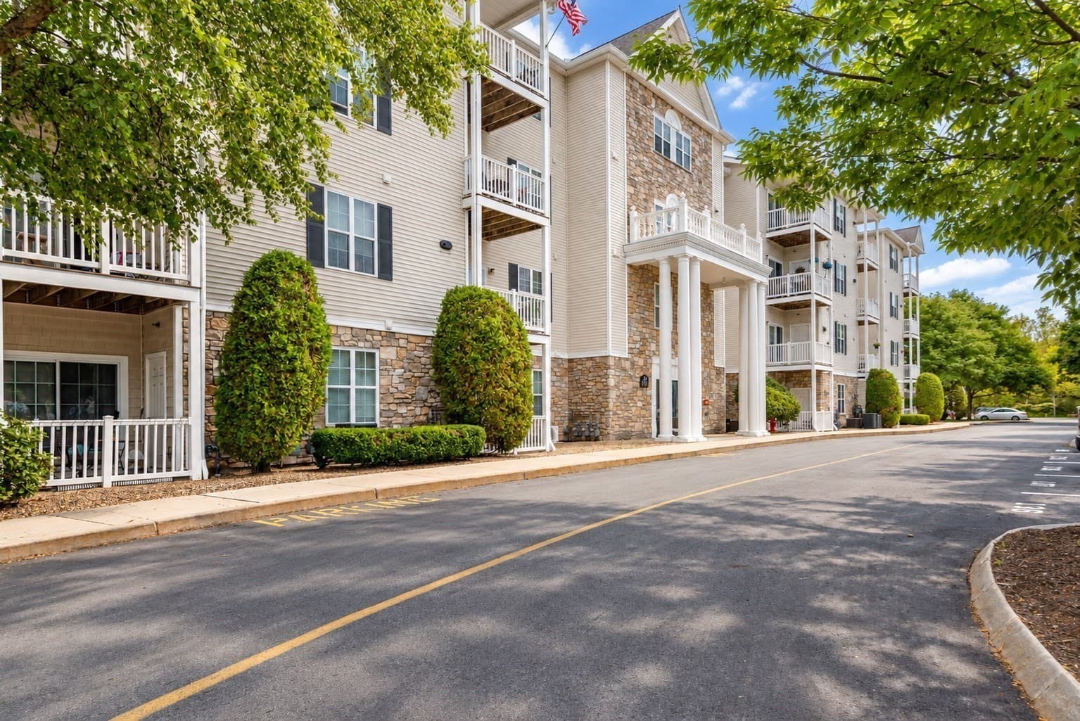 Condominium at 23 Hampshire Rd # 113, Methuen MA 01844, Methuen, photo 4 of 32