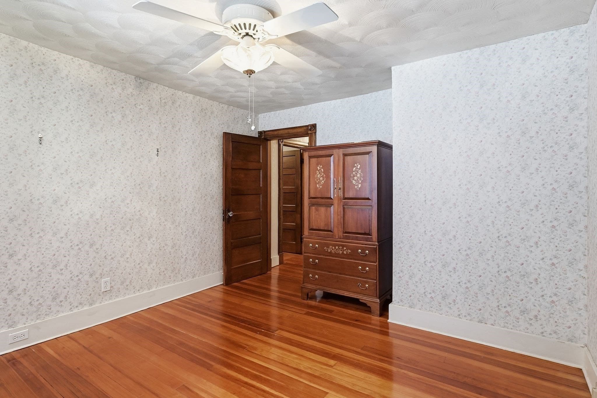 Single Family Residence at 46 Rush St, Springfield MA 01109, Springfield, photo 27 of 40
