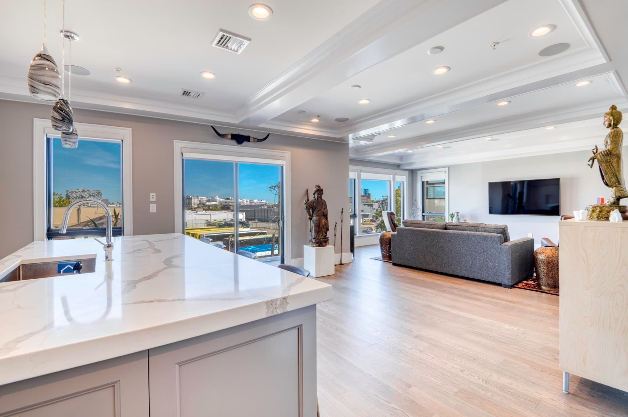 Condominium at 377 West First # 6, Boston MA 02127, Boston, photo 2 of 37