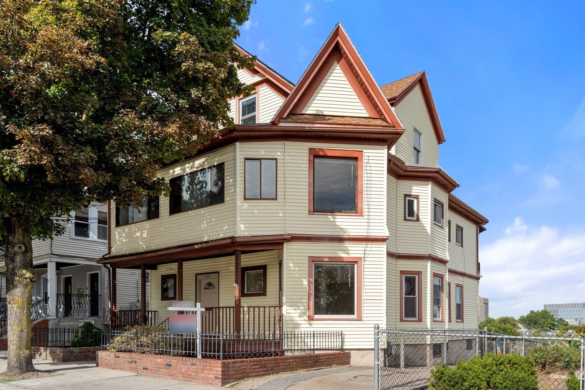 273 Medford St, Somerville MA 02143