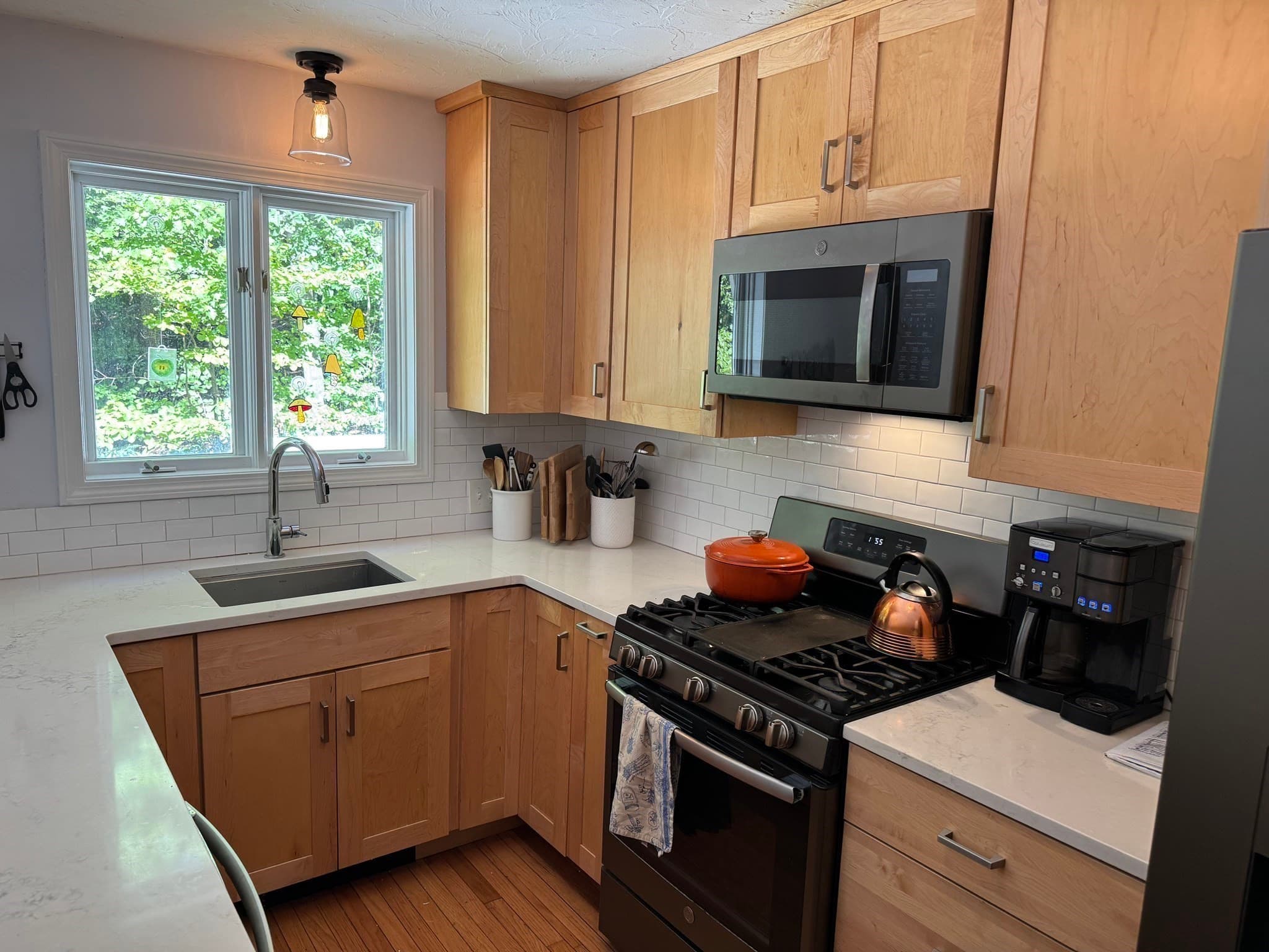Single Family Residence at 121 Copperfield Rd, Worcester MA 01602, Worcester, photo 6 of 26