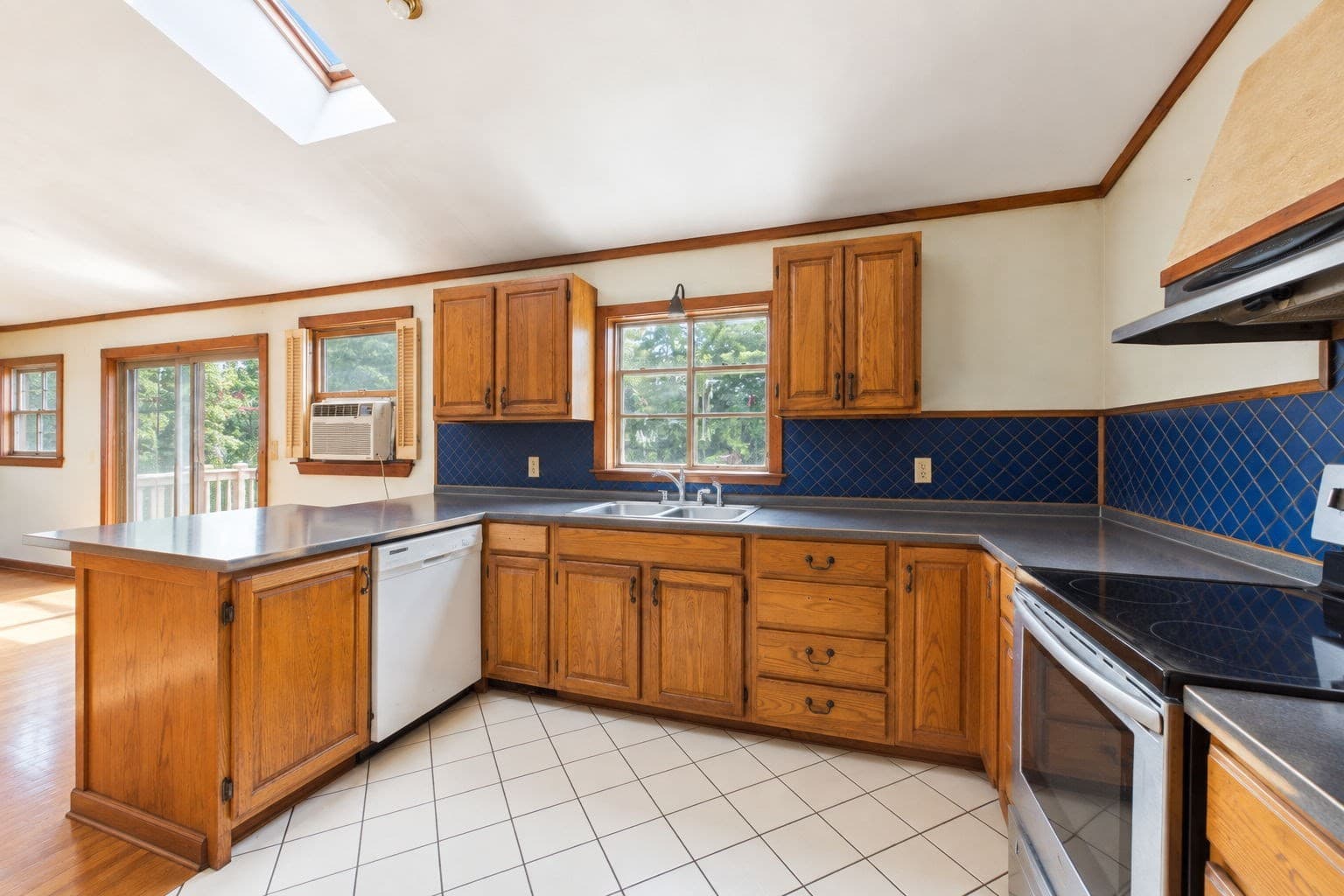 Single Family Residence at 9 Reservation Rd, Fairhaven MA 02719, Fairhaven, photo 9 of 25
